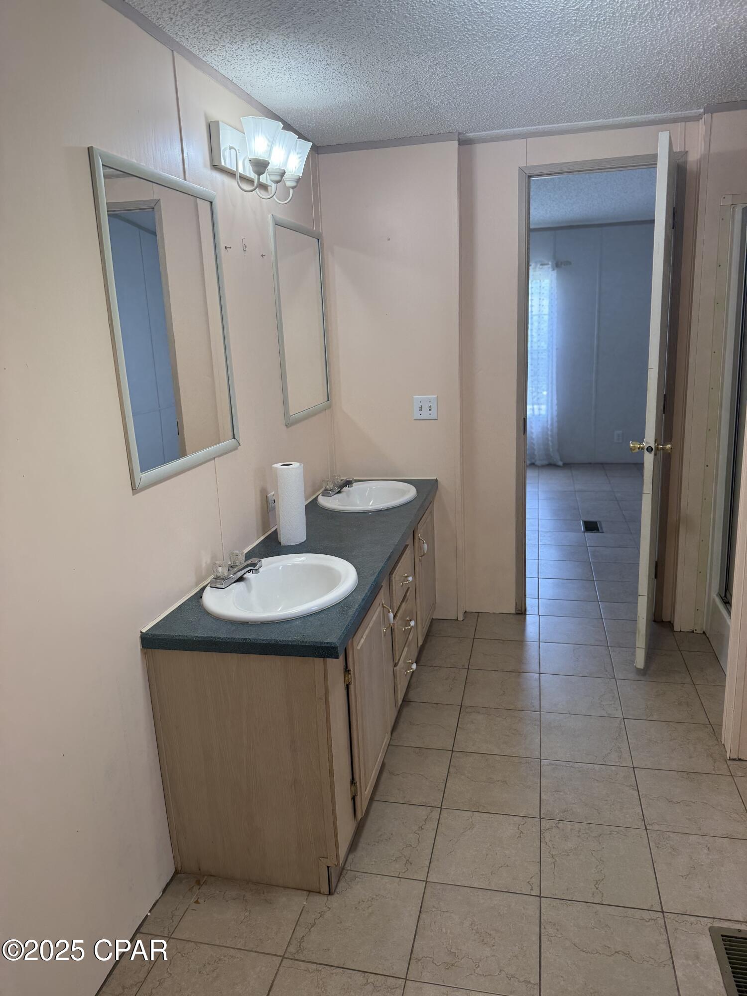 6514 Rogers Drive, Youngstown, Florida image 12