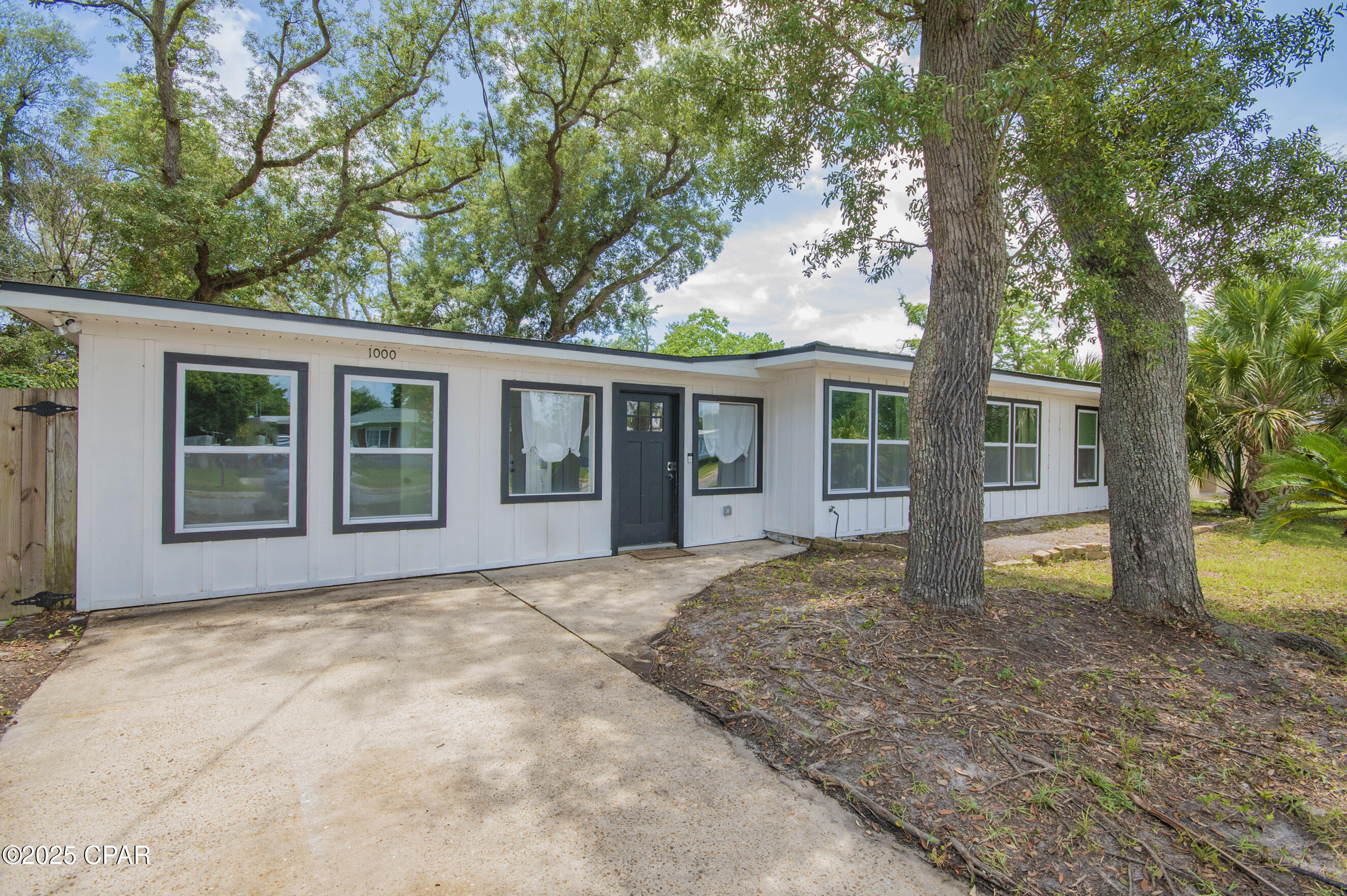 1000 E 2nd Court, Panama City, Florida image 1