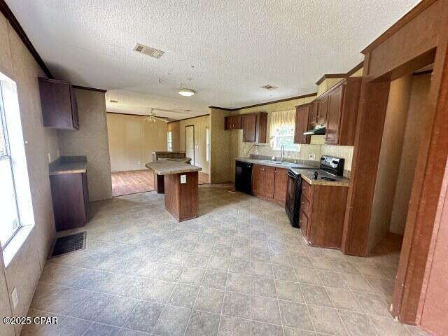 7925 Heron Lane, Youngstown, Florida image 7