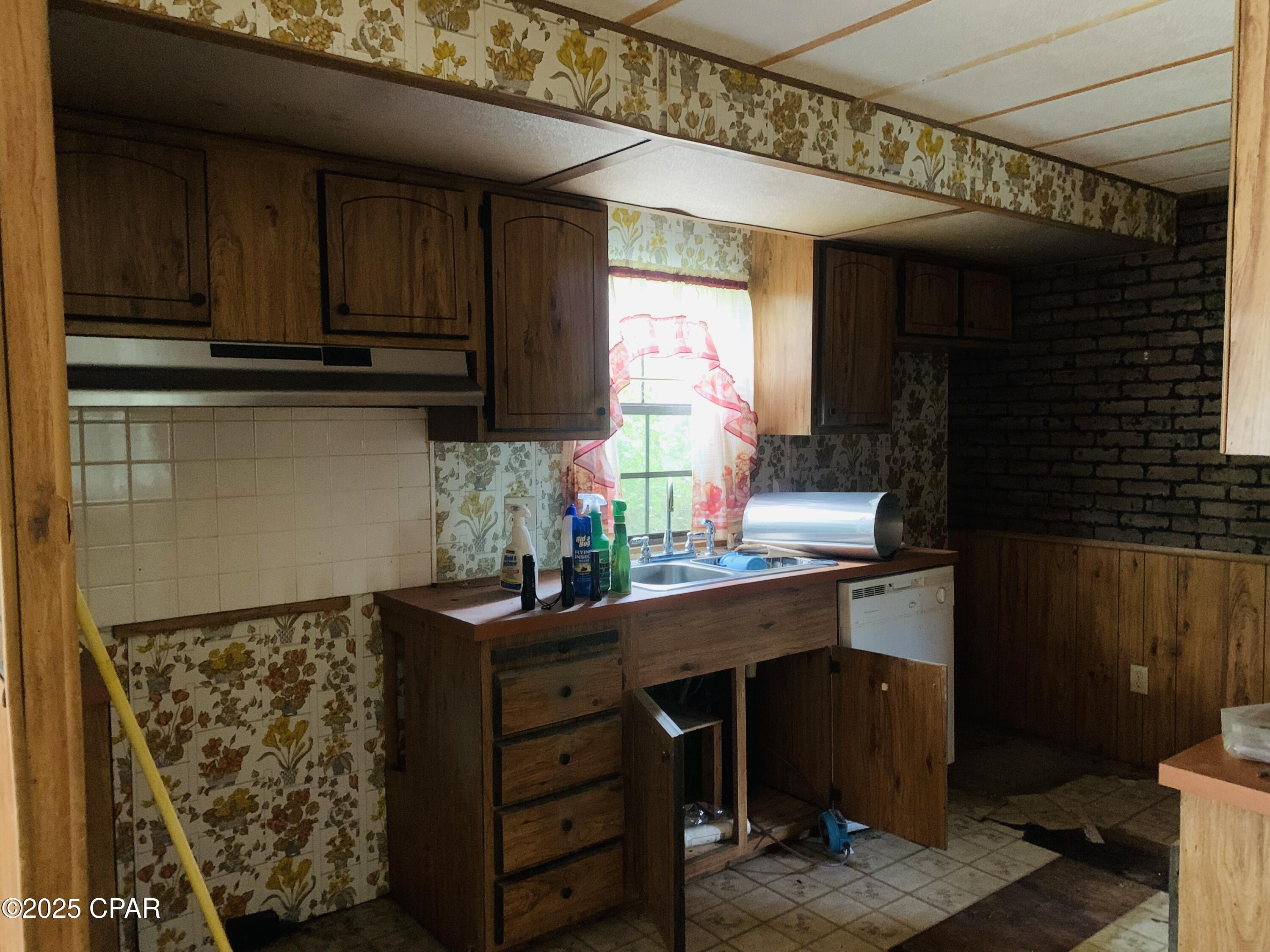 7214 Roadrunner Street, Youngstown, Florida image 9