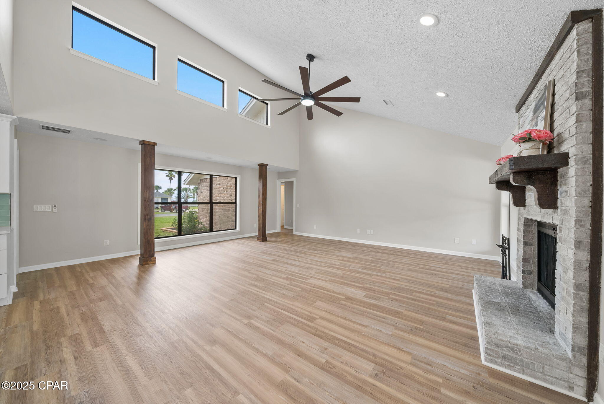 Image 11 For 323 Moonlight Bay Drive