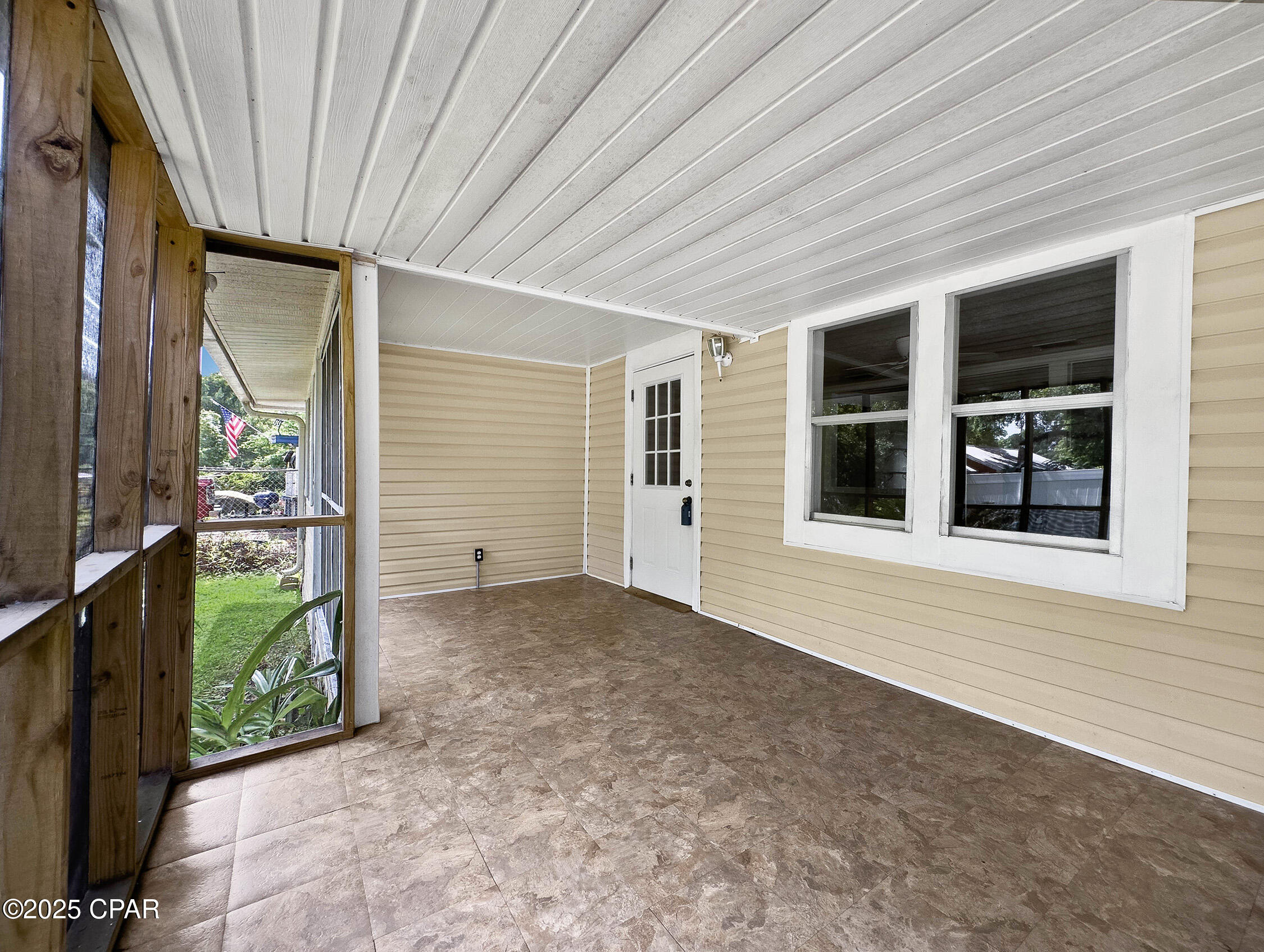 644 Maddox Street, Port St. Joe, Florida image 2