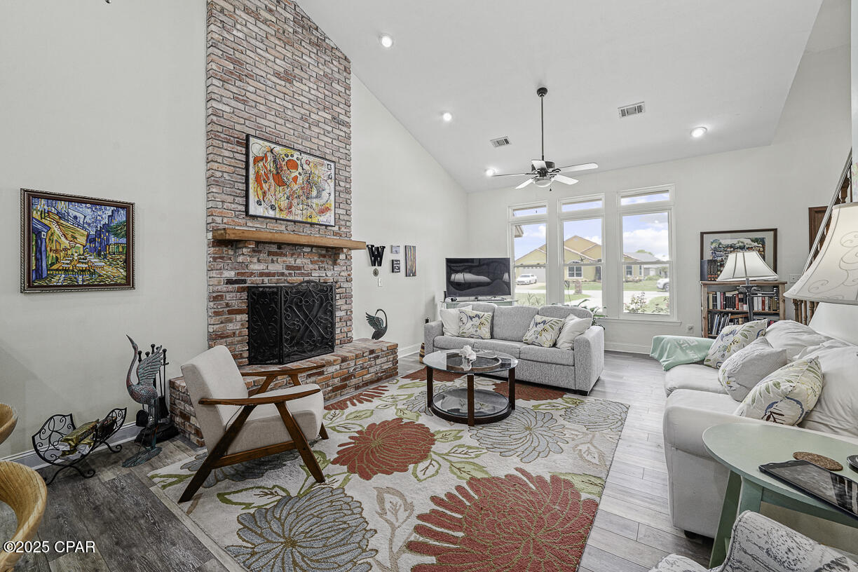 Image 4 For 201 Sea Pines Lane