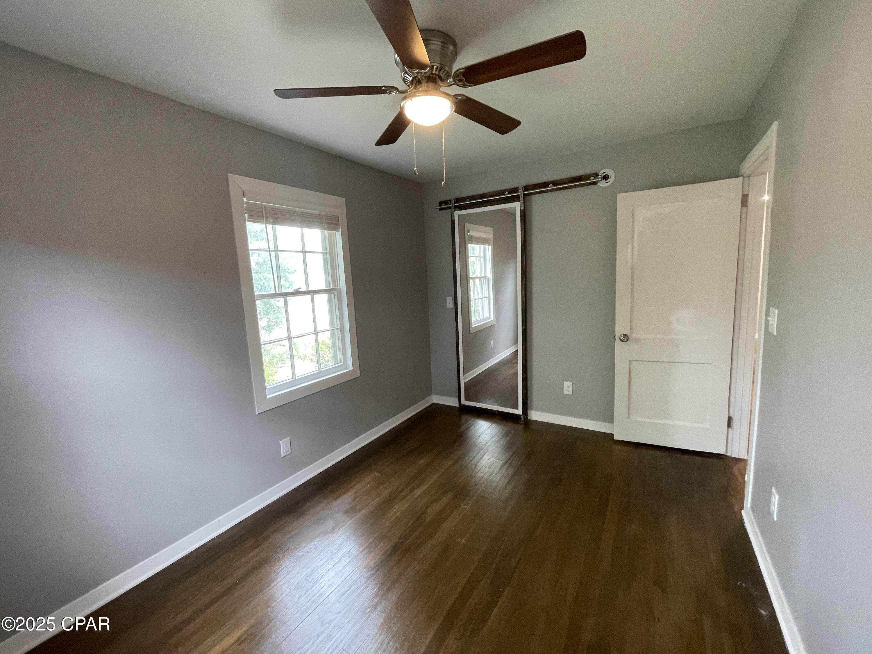 Listing photo id 16 for 1431 11th Street