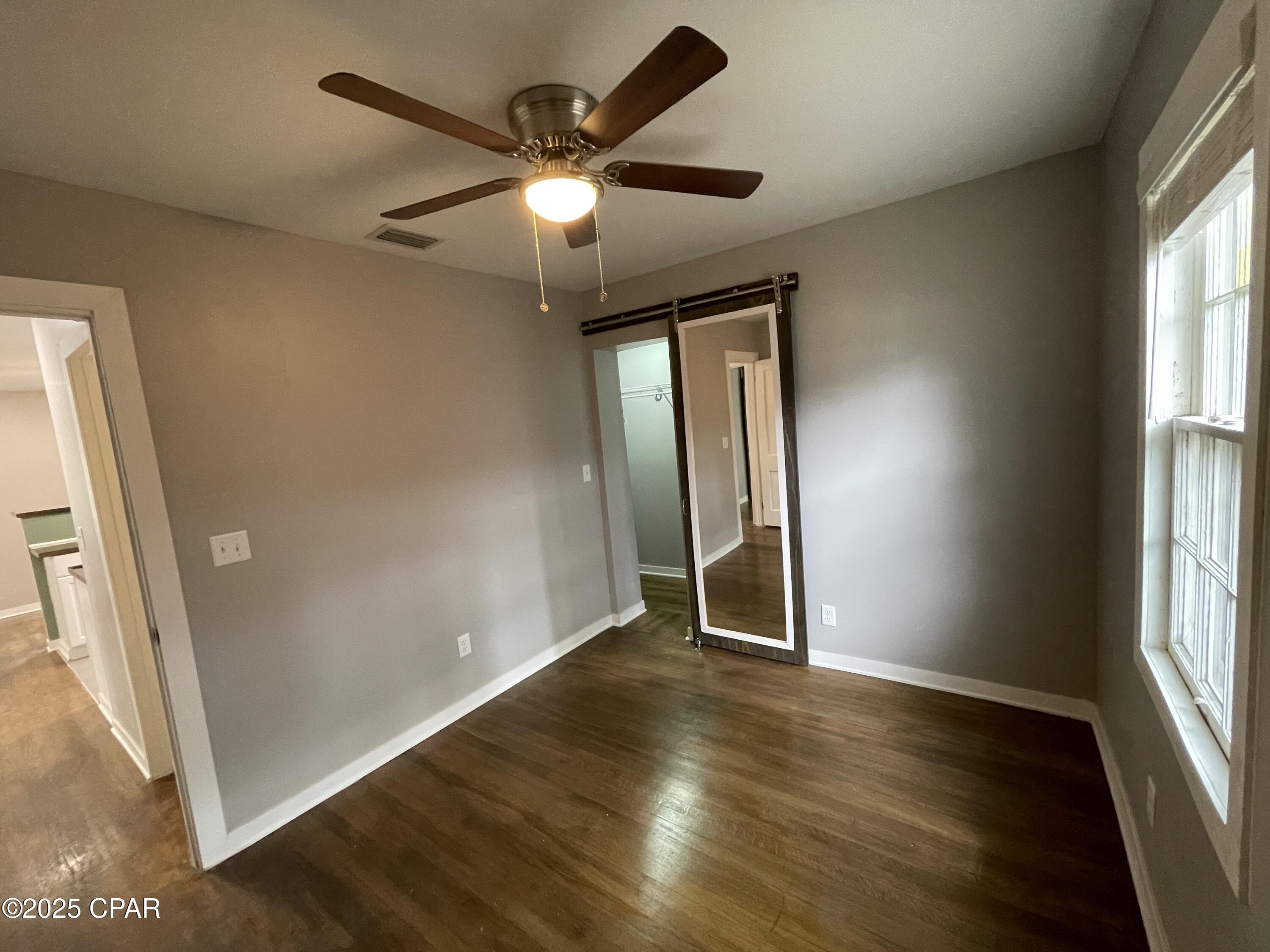 Listing photo id 20 for 1431 11th Street