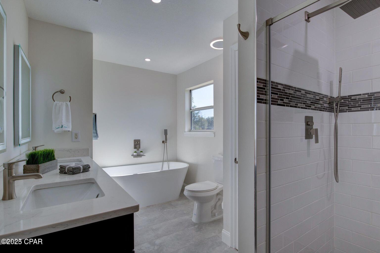 4205 Deerpoint Lake Drive, Panama City, Florida image 13