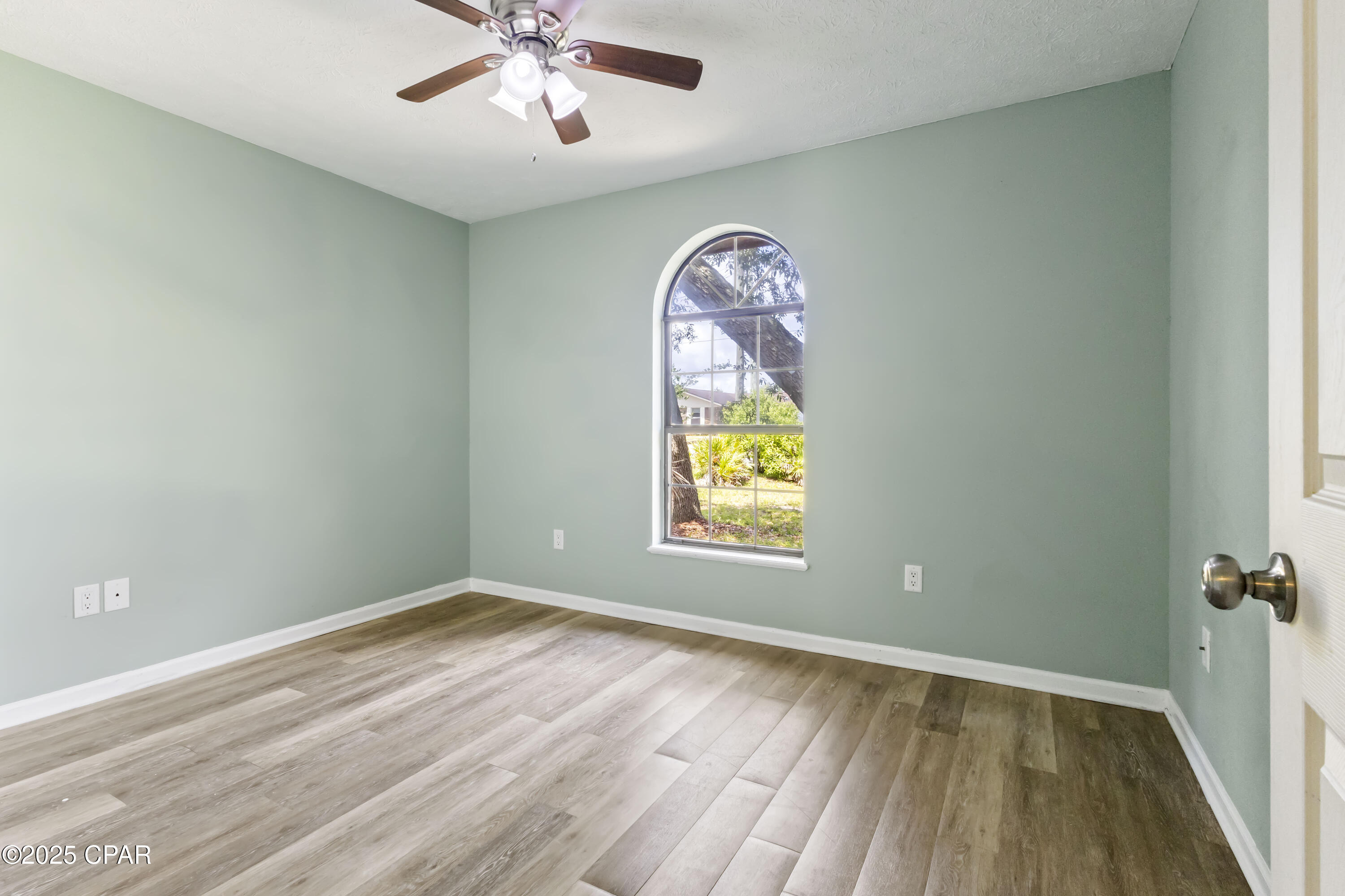 Image 12 For 905 Louisiana Avenue