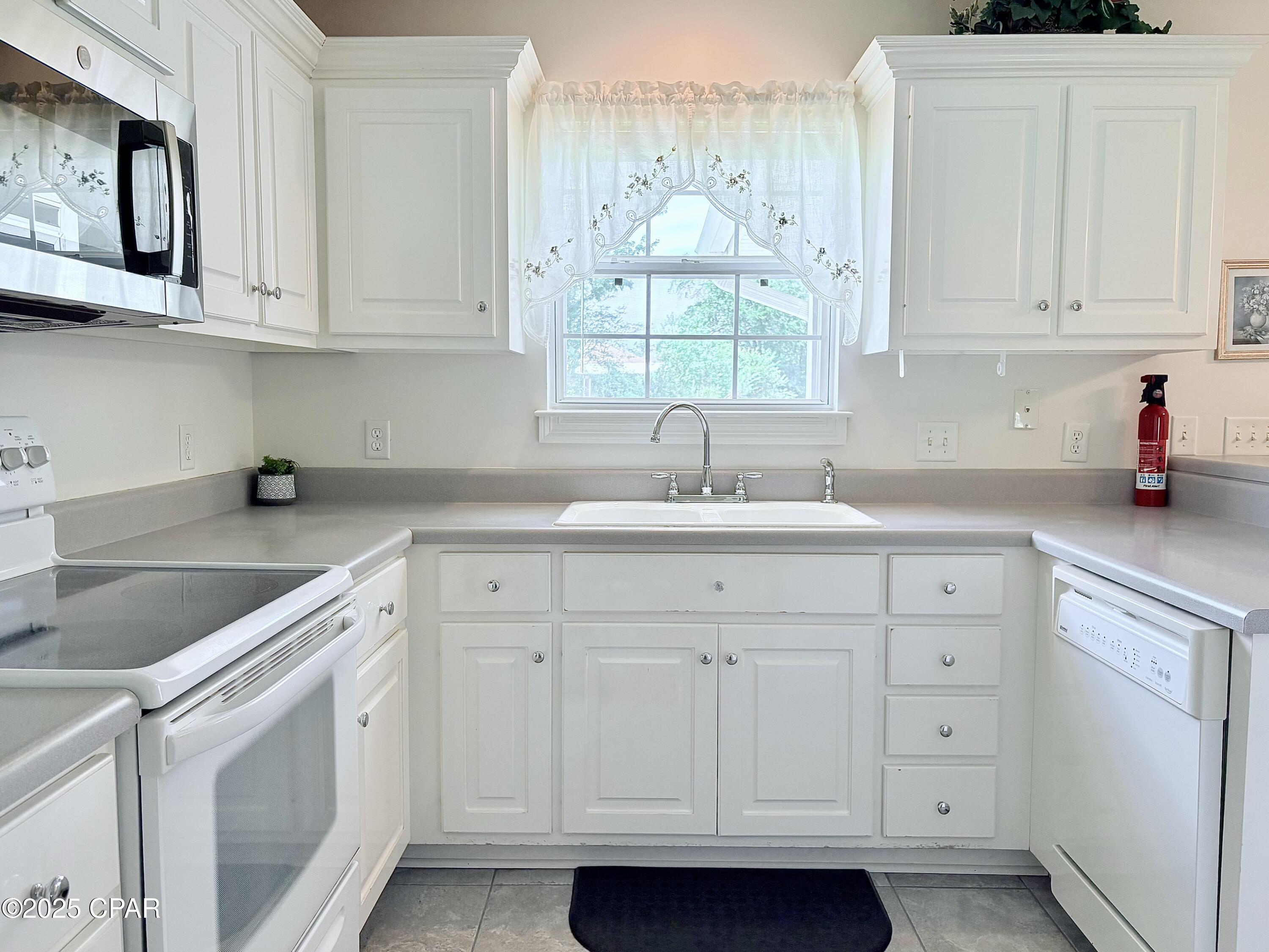 1904 Rhett Place, Lynn Haven, Florida image 10