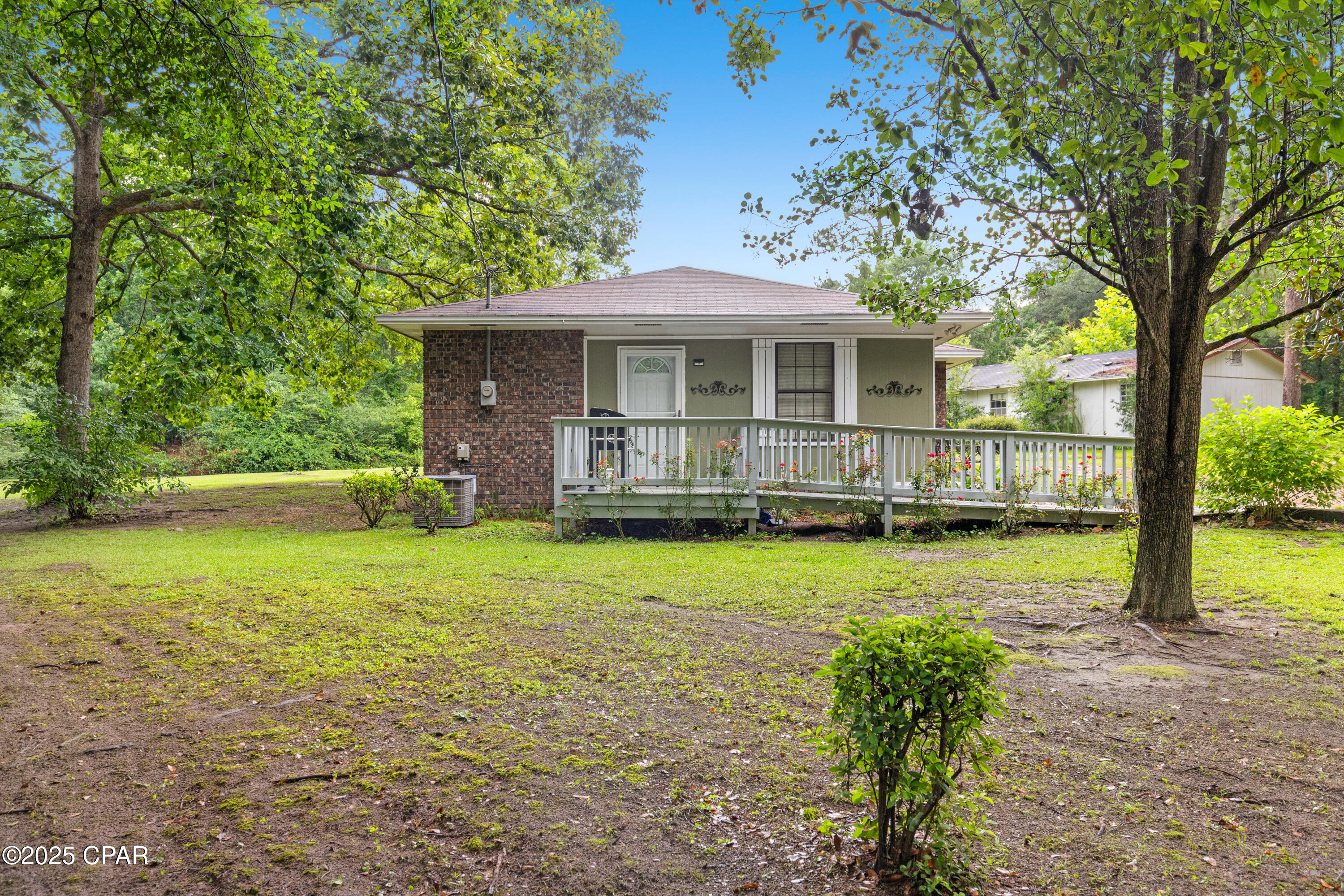 Listing photo id 3 for 2745 Muir Lane