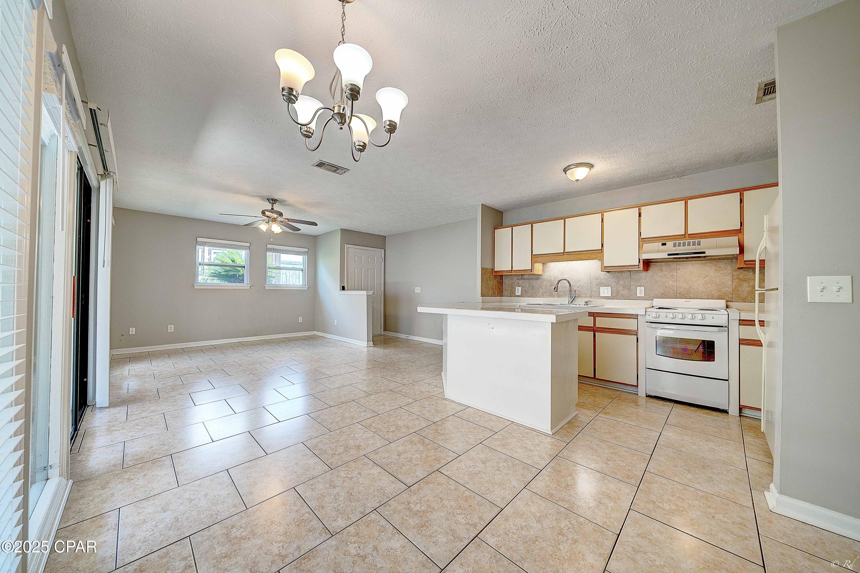 Image 12 For 815 Premier Drive