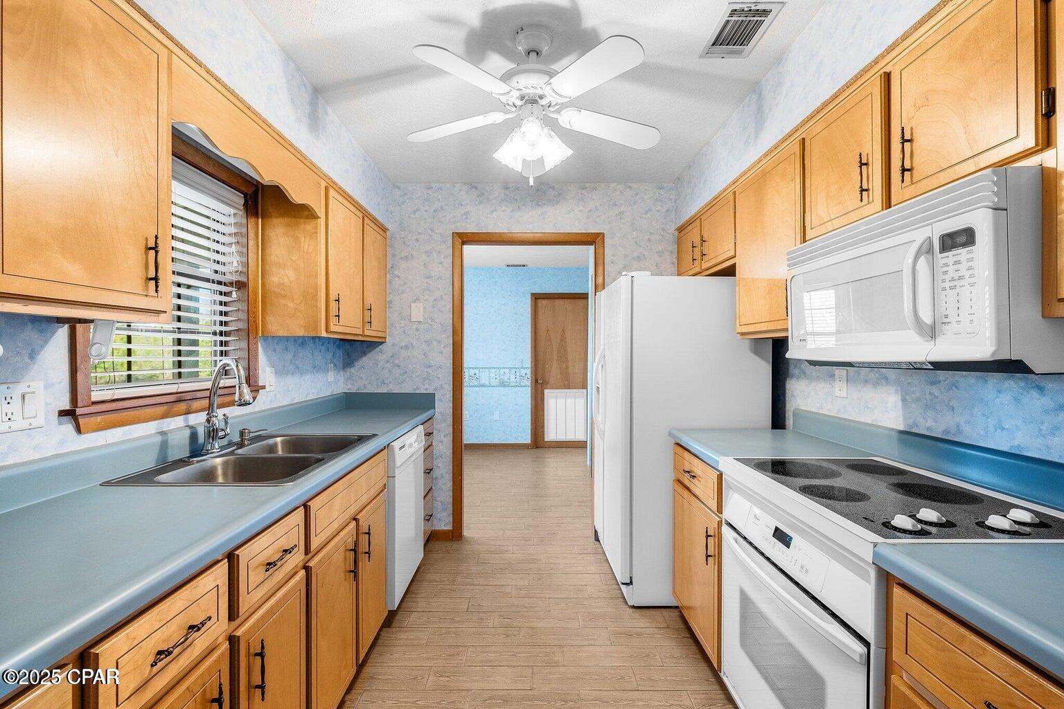 4437 Bluewater Drive, Panama City, Florida image 10