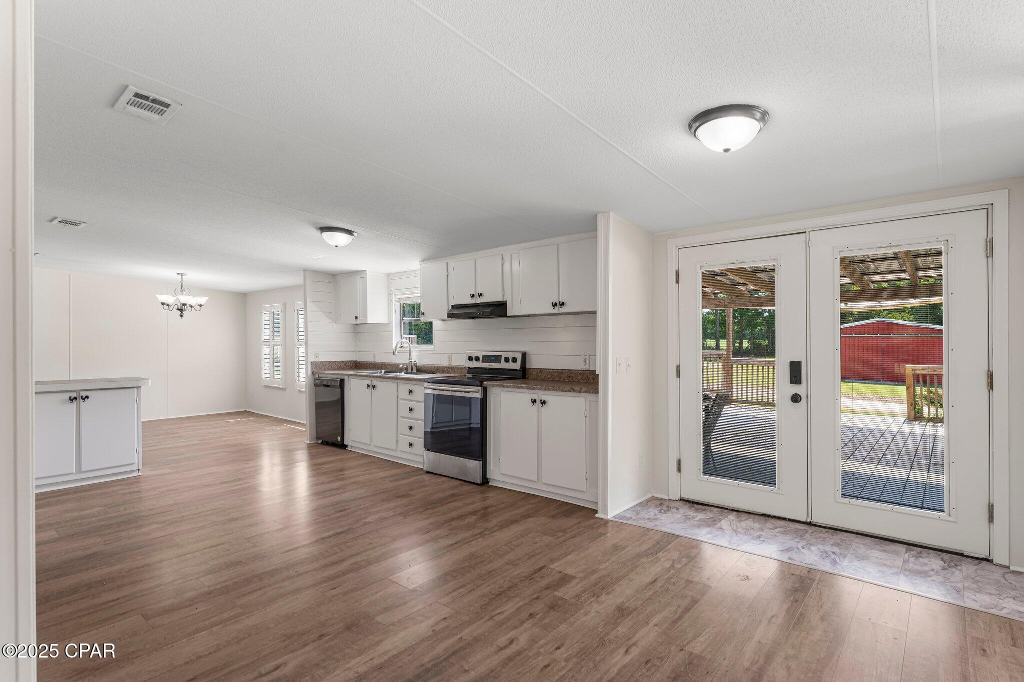 1550 Jarous Road, Cottondale, Florida image 12