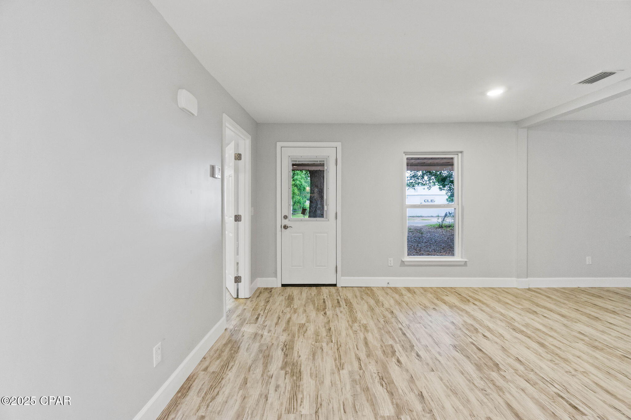 Image 4 For 1001 White Avenue