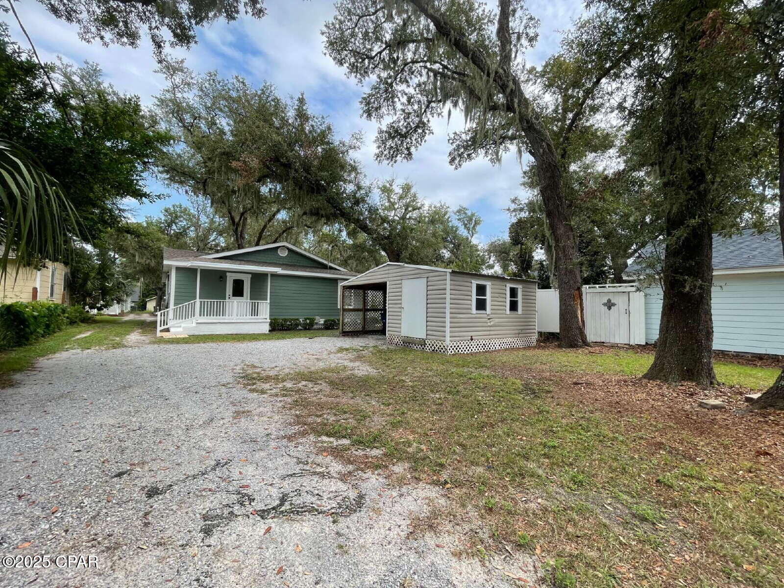 Listing photo id 9 for 311 Linda Avenue