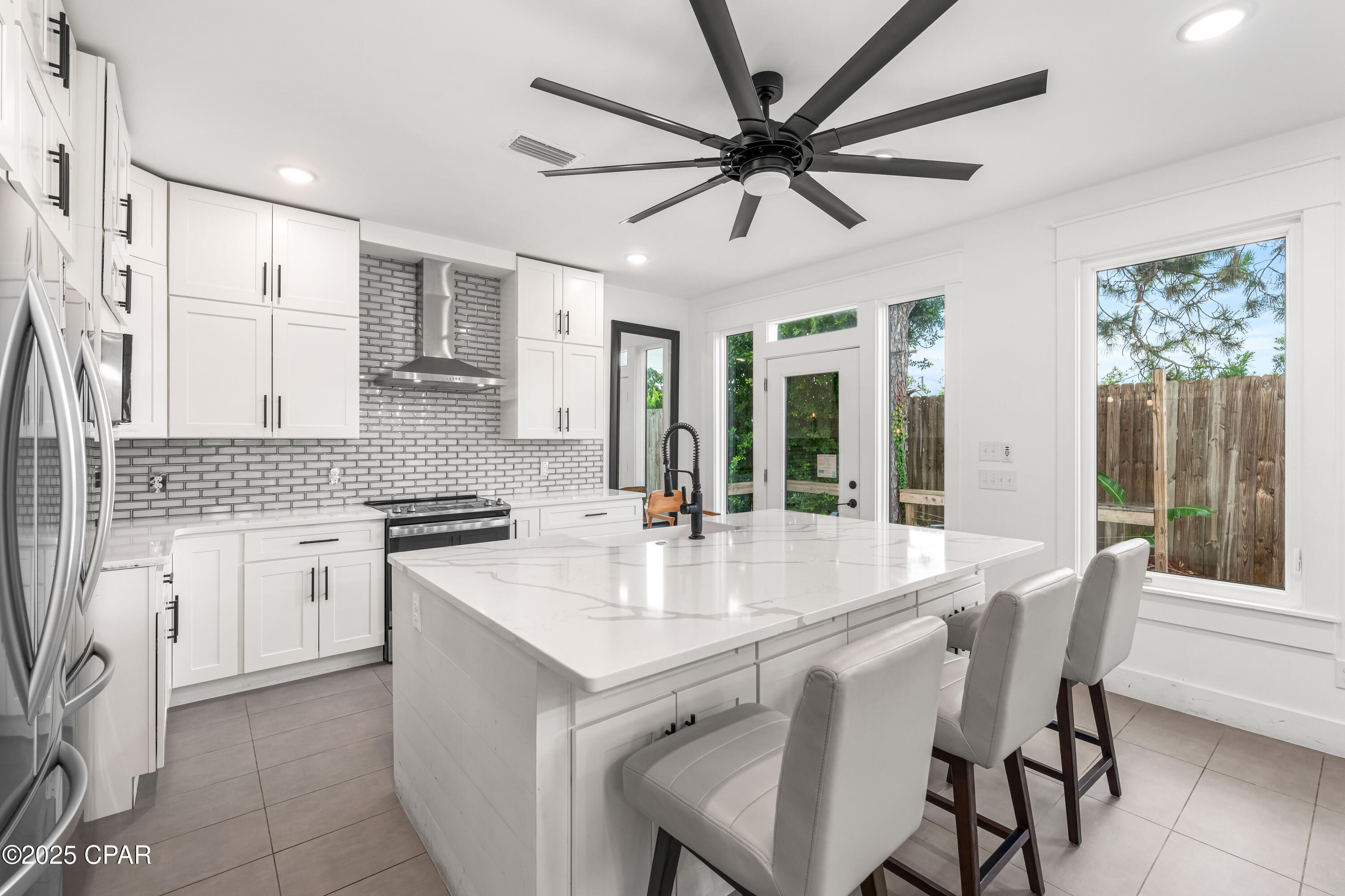 Listing photo id 10 for 318 El Prado Place Place