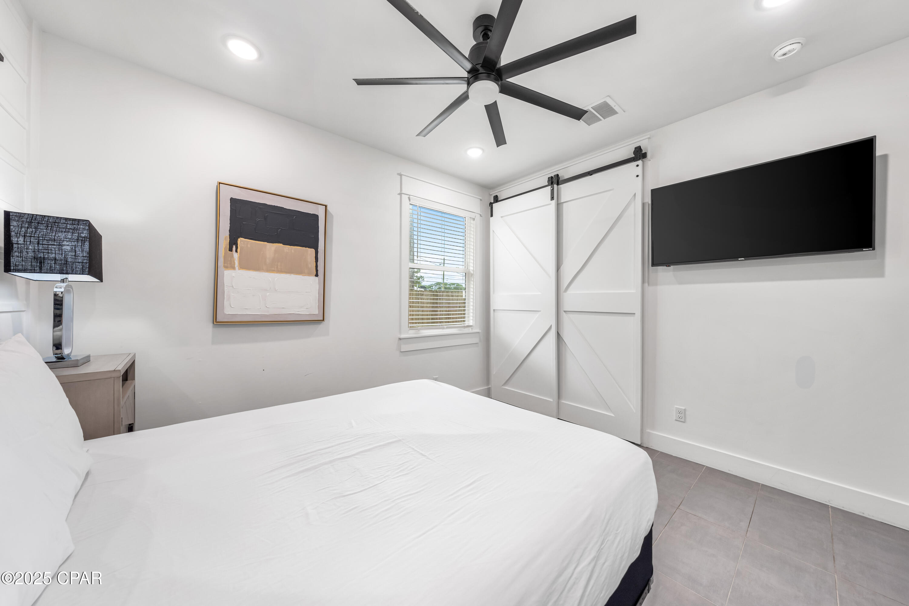 Listing photo id 16 for 318 El Prado Place Place
