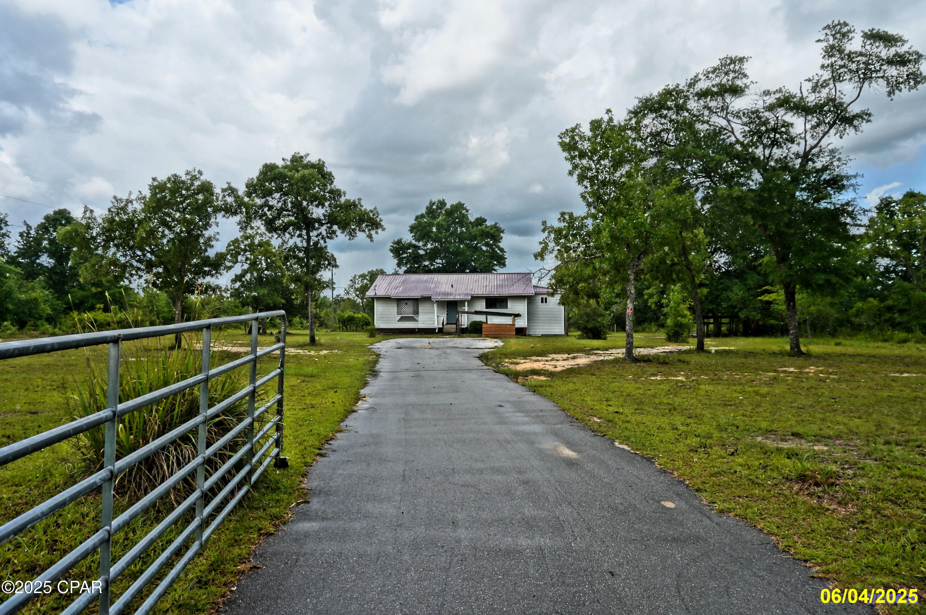 1025 Edison Avenue, Alford, Florida image 1