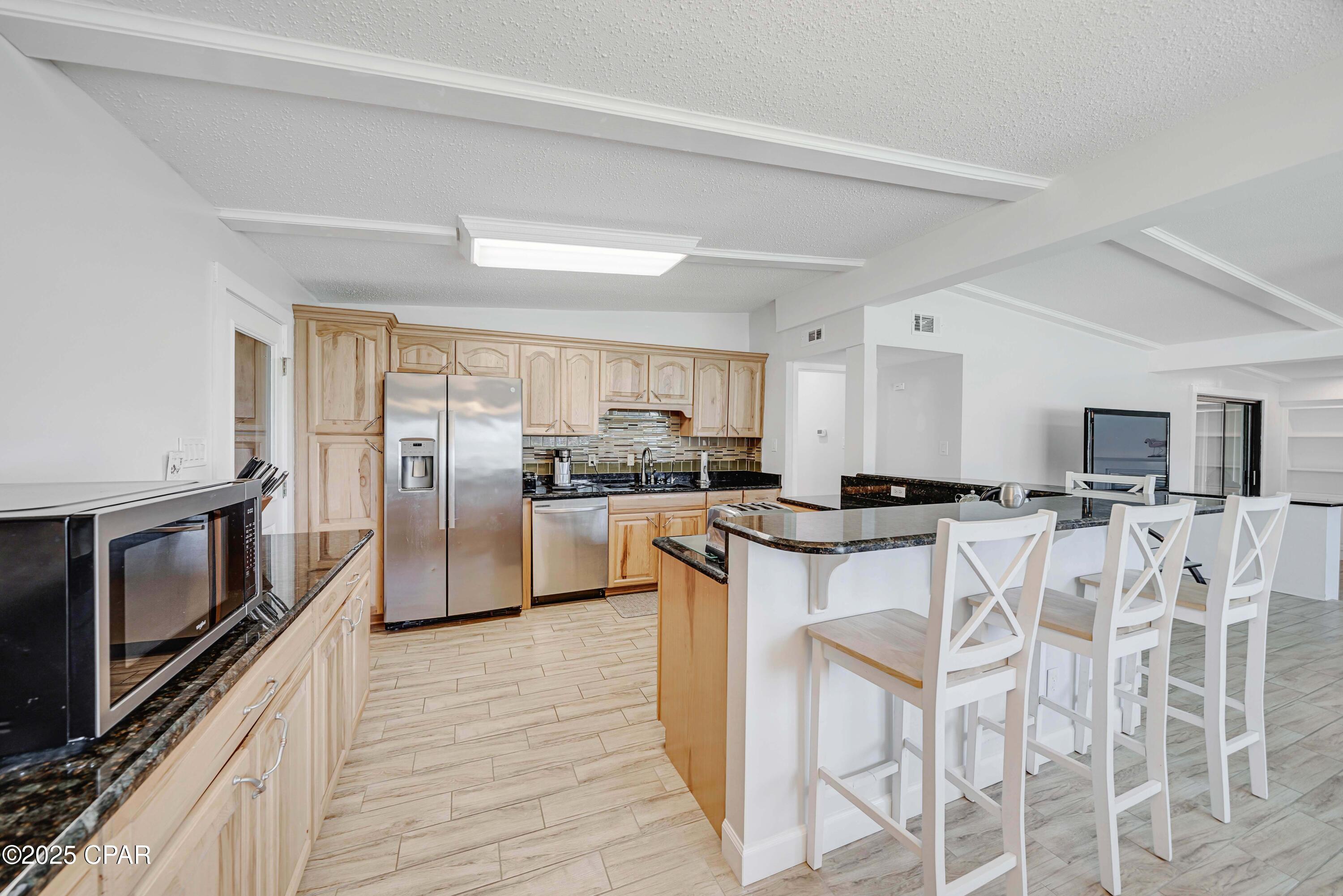 Listing photo id 14 for 219 Woodlawn Drive