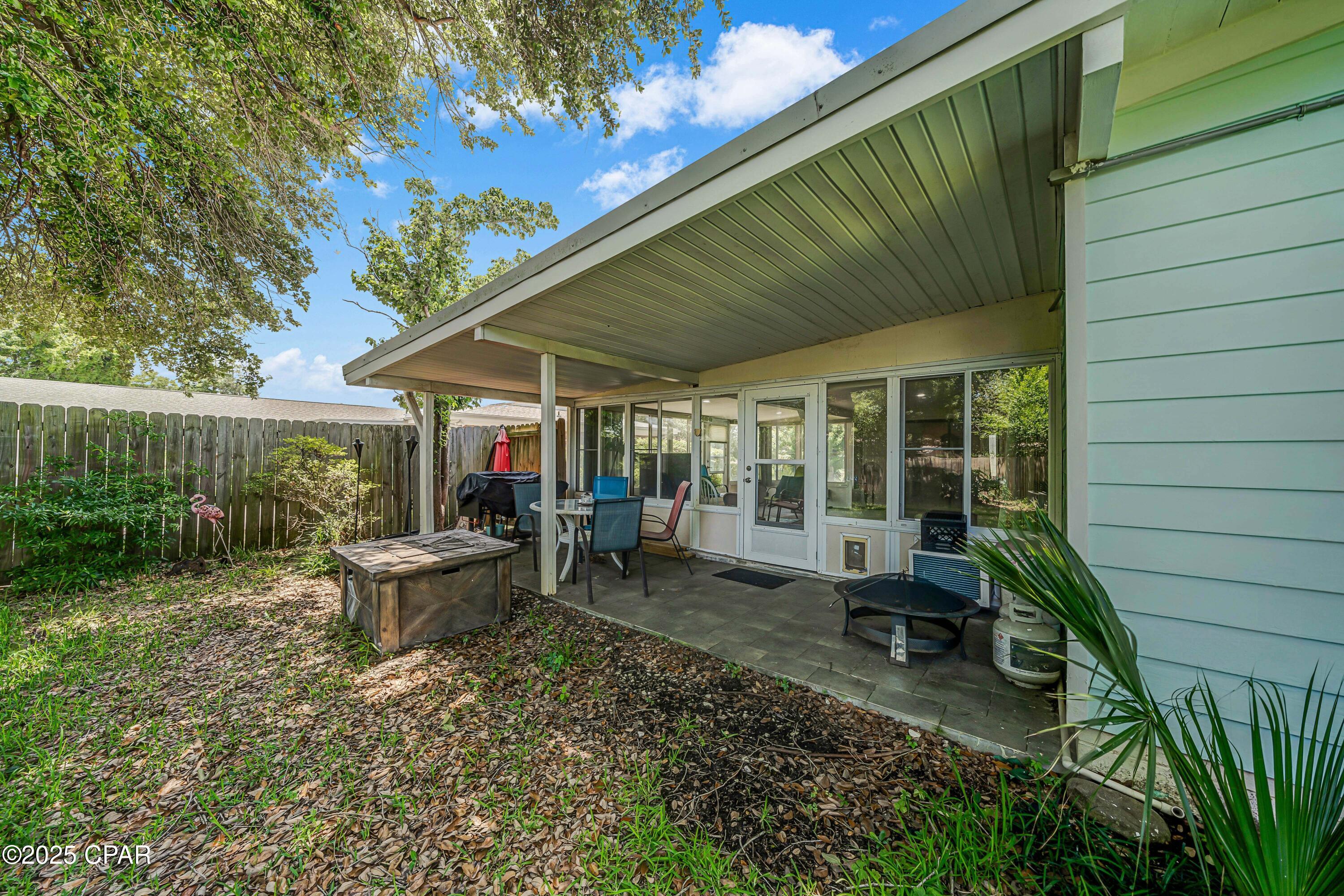 Listing photo id 39 for 219 Woodlawn Drive