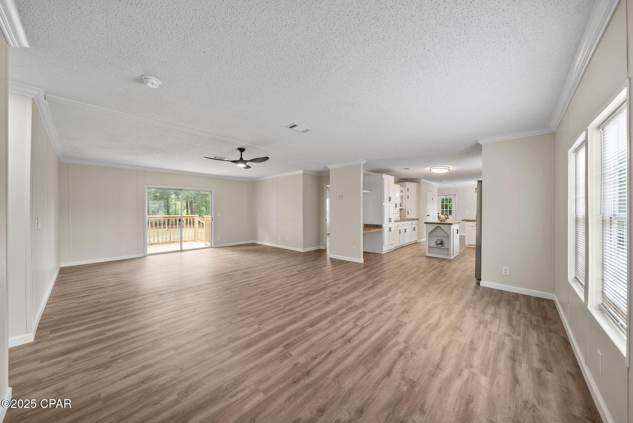 Listing photo id 7 for 4124 Easy Street