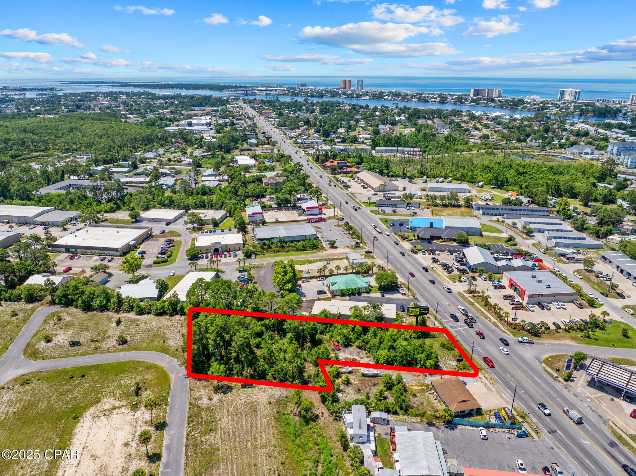 Listing photo id 2 for 1735 Thomas Drive