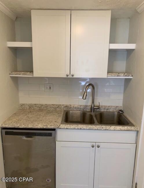 Listing photo id 15 for 400 Albatross Street