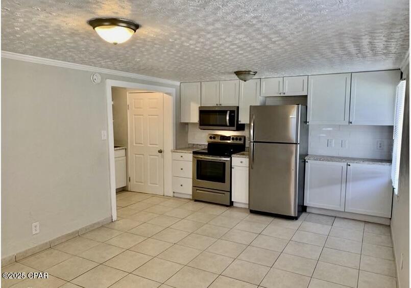 Listing photo id 23 for 400 Albatross Street