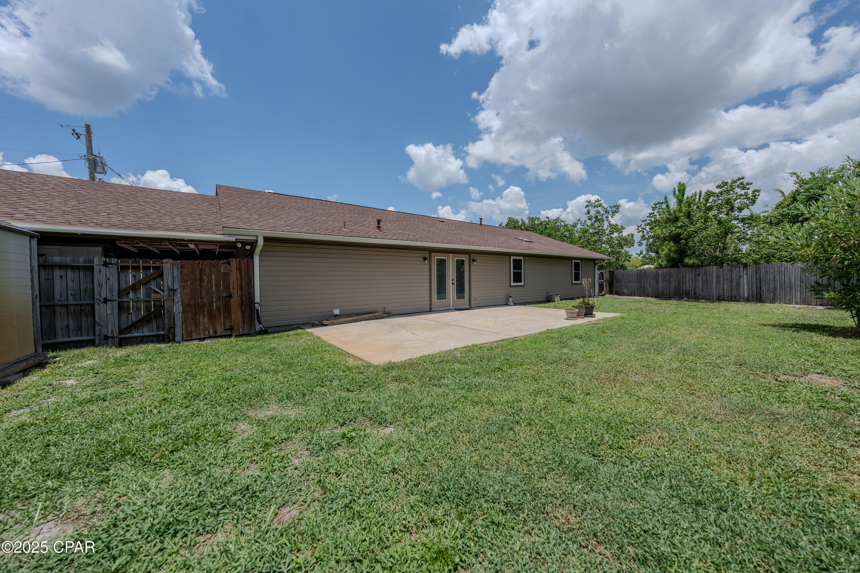 Listing photo id 11 for 2901 Gallagher Drive
