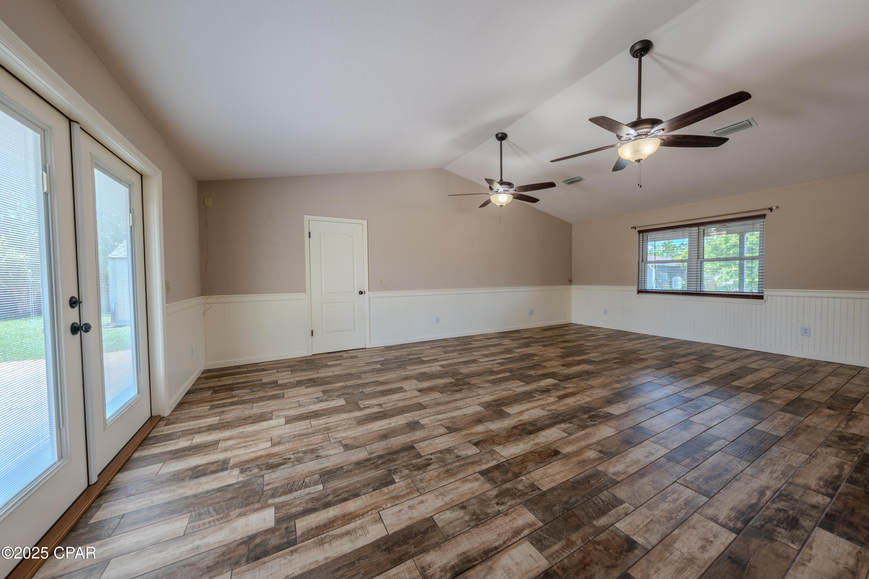Listing photo id 23 for 2901 Gallagher Drive