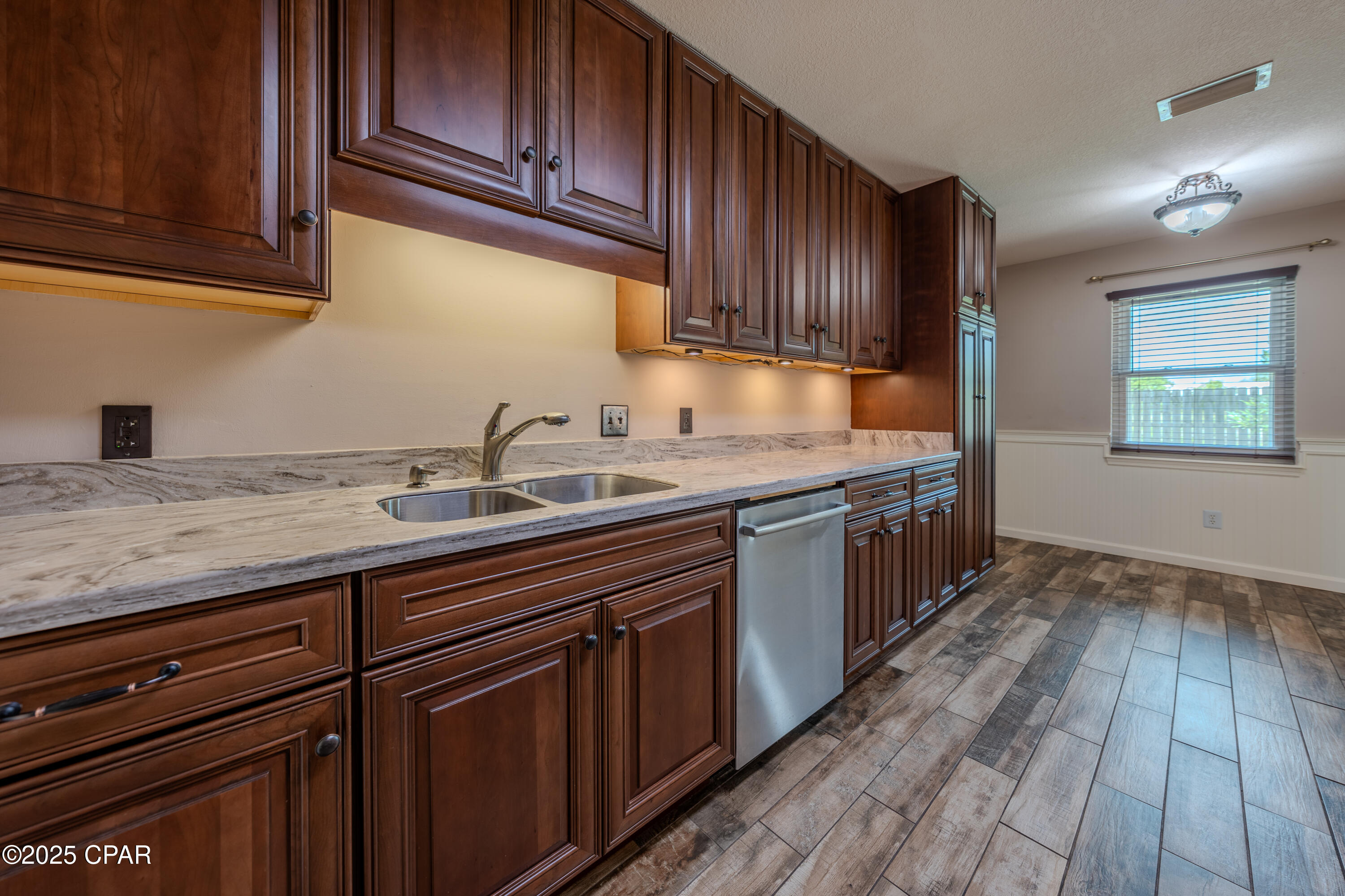 Listing photo id 24 for 2901 Gallagher Drive
