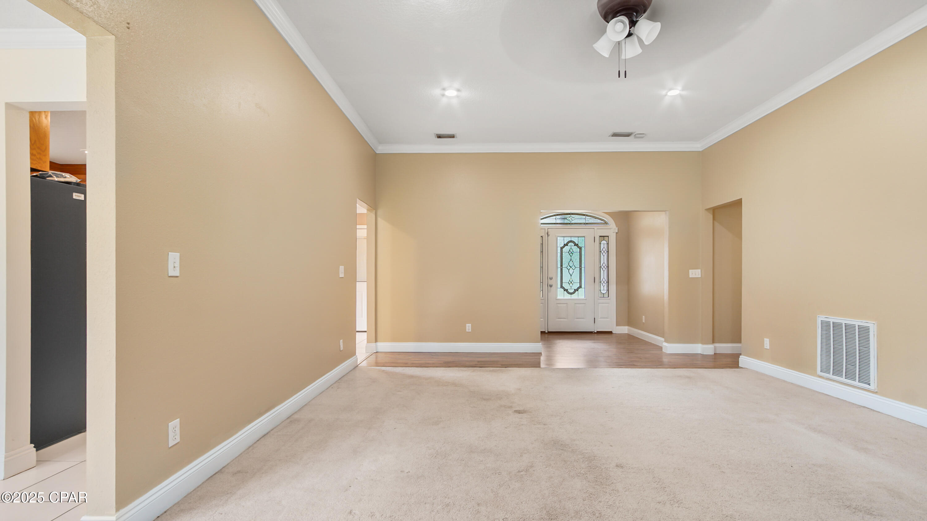 5218 Indian Bluff Drive, Youngstown, Florida image 12