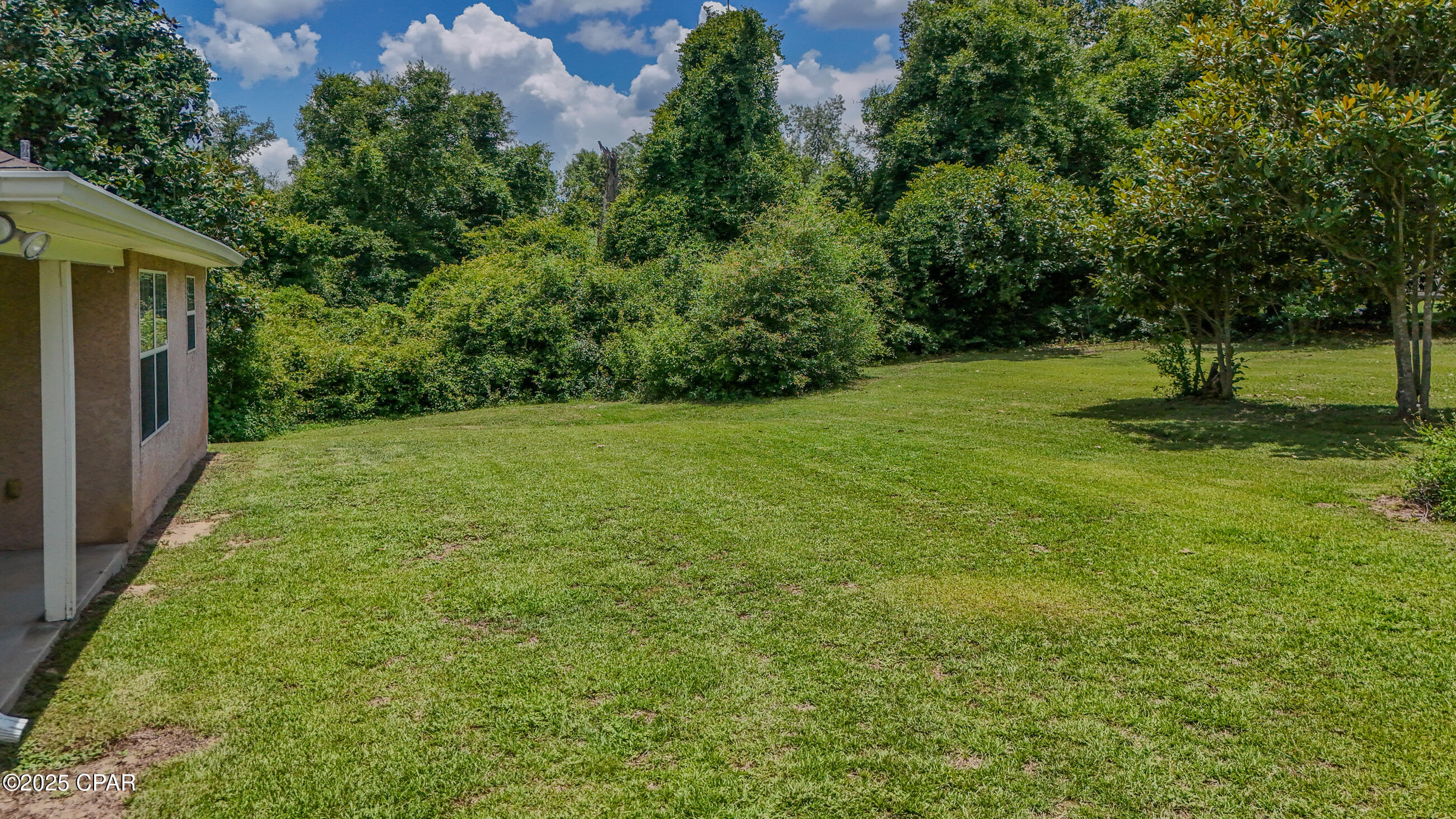 5218 Indian Bluff Drive, Youngstown, Florida image 3