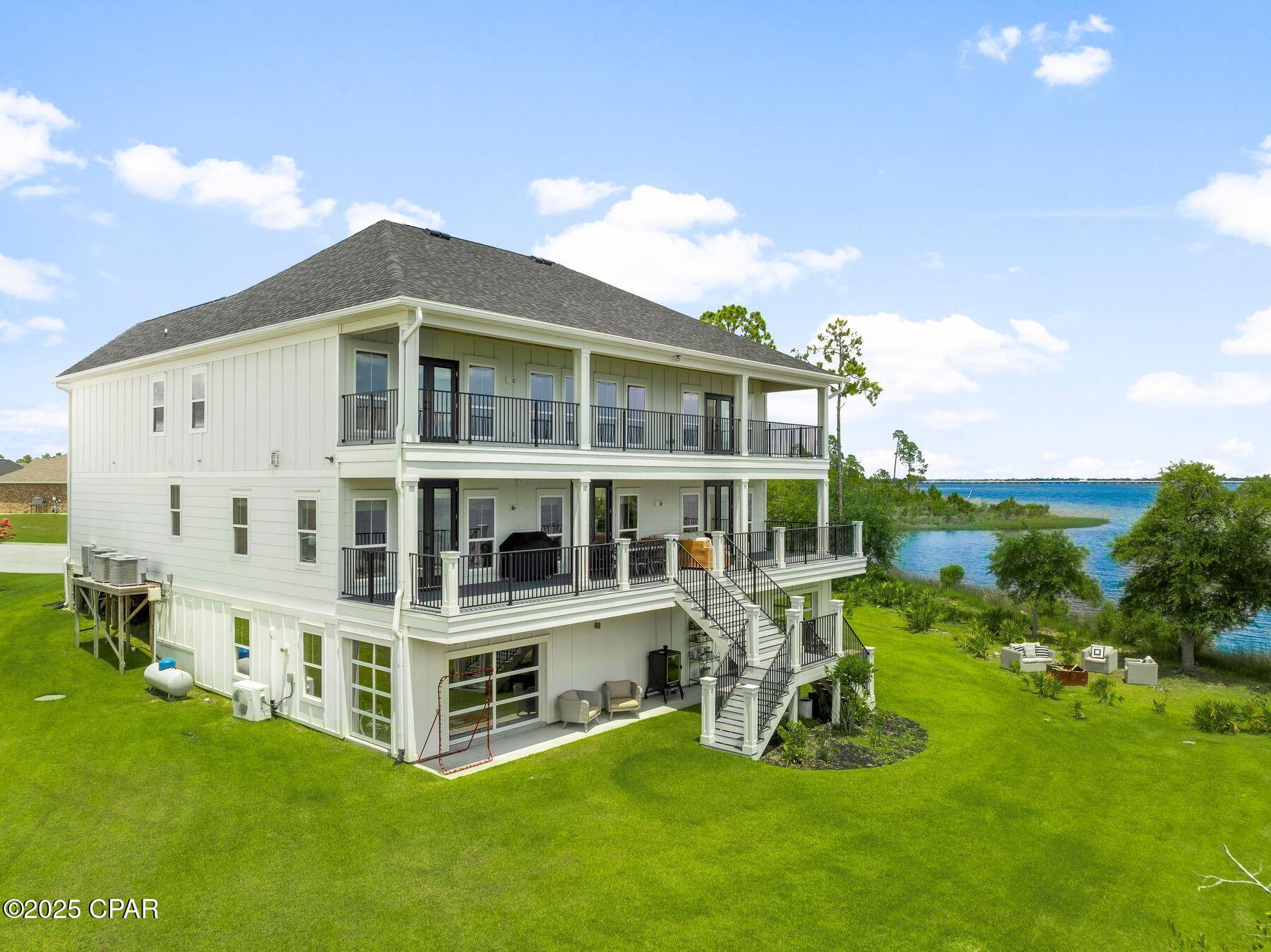 389 Confidence Way, Southport, Florida image 6