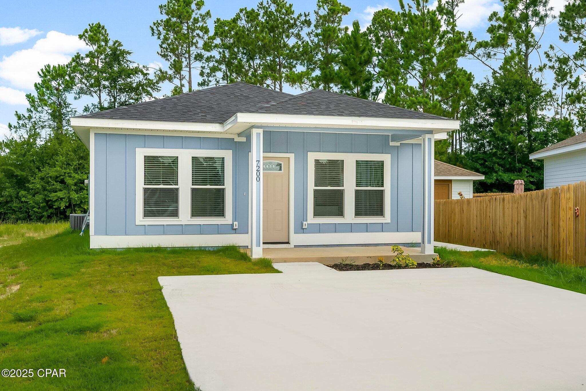 7200 Lake Suzzanne Way, Panama City, Florida image 2