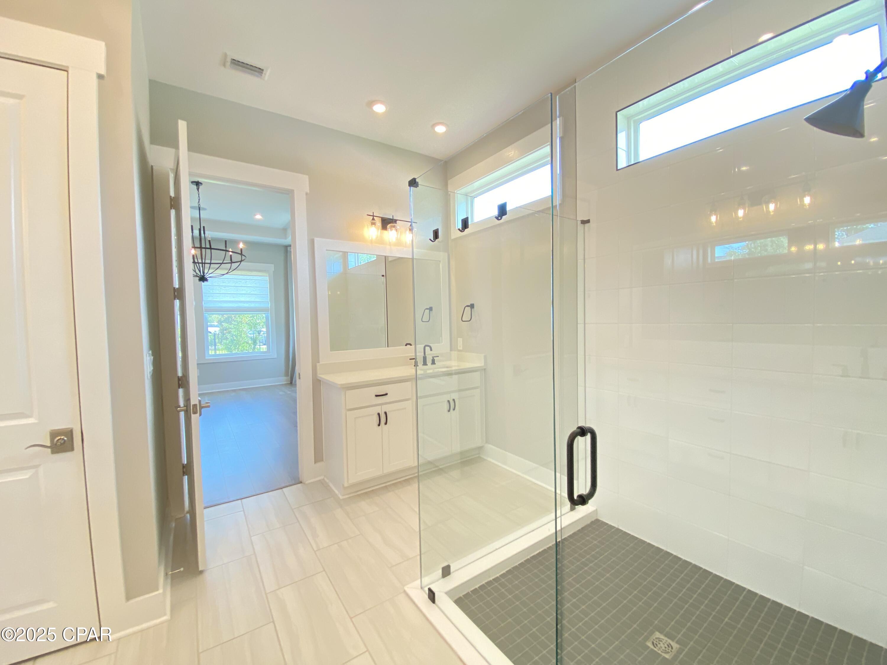 Listing photo id 11 for 131 Lafayette Road