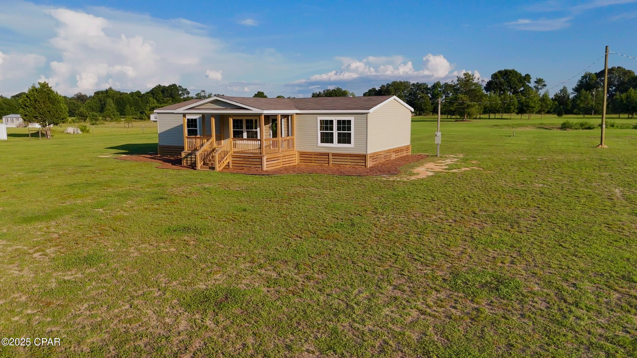 6815 Welcome Church Road, Grand Ridge, Florida image 4