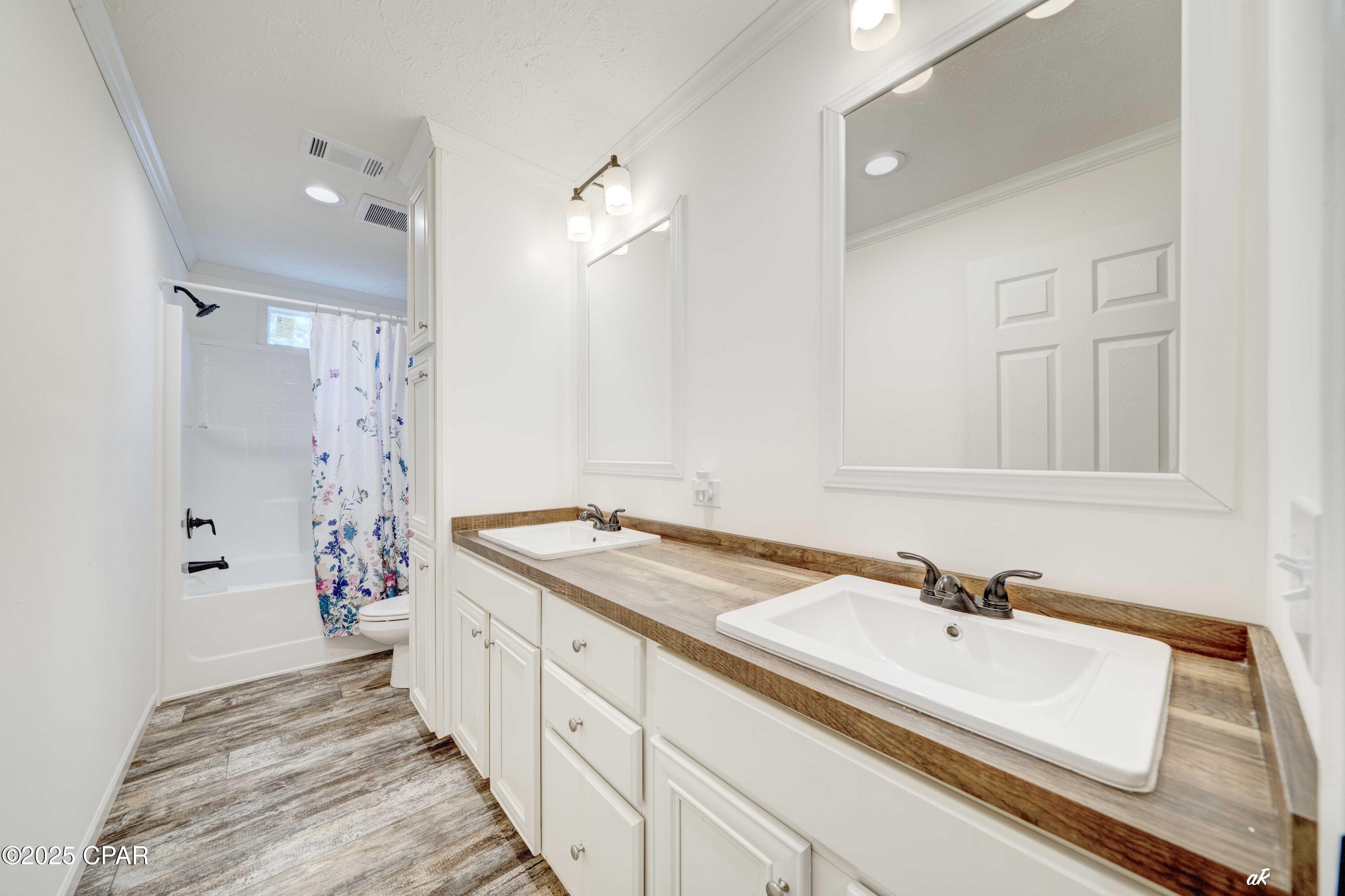9122 Merlin Drive, Youngstown, Florida image 28