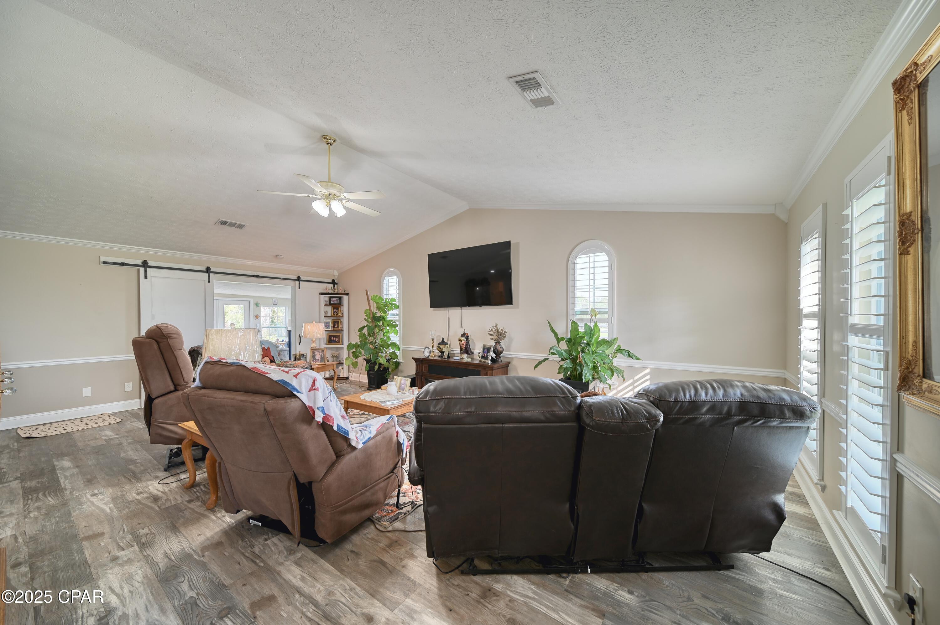 Image 4 For 5514 Lakewood Circle