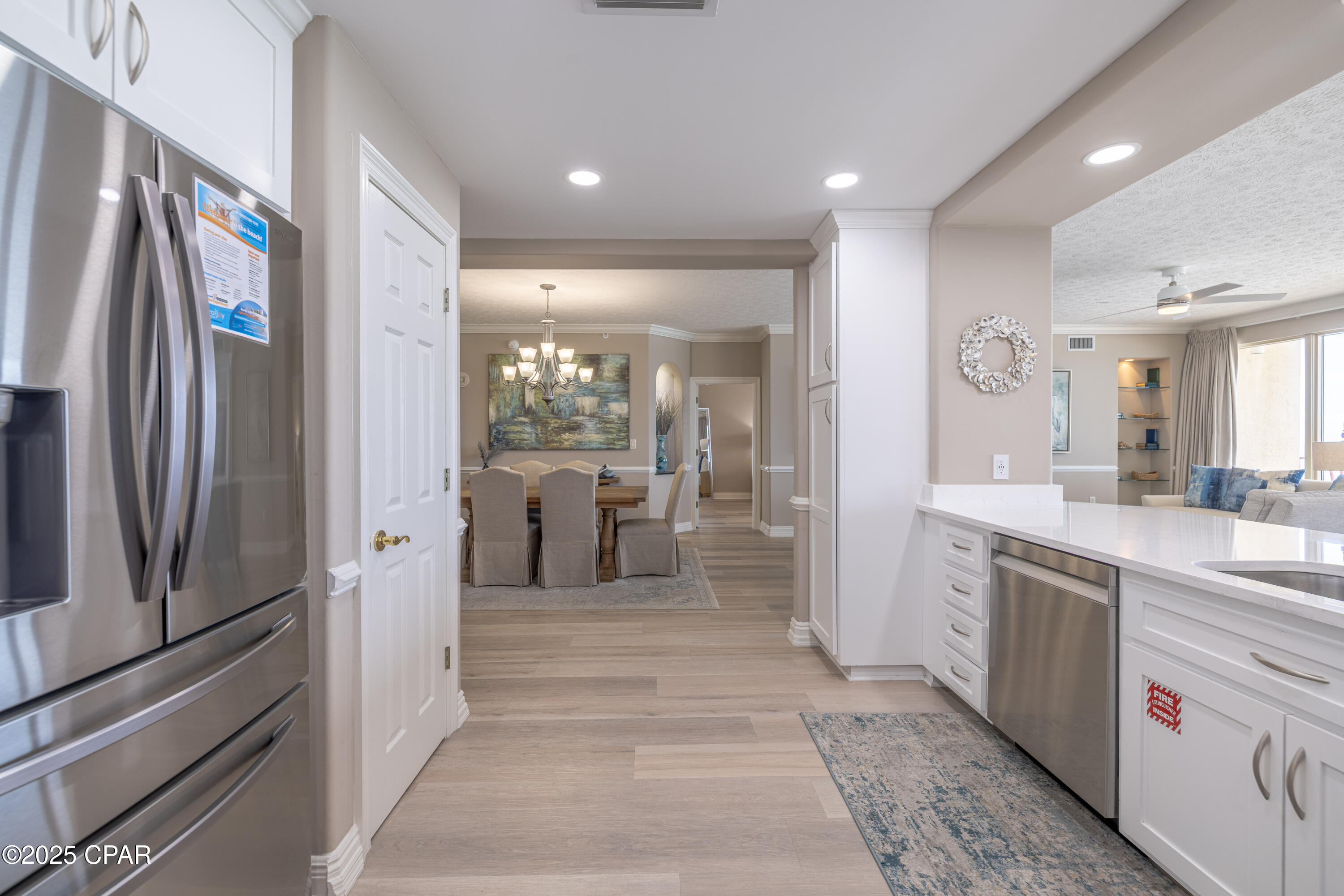 Listing photo id 11 for 7115 Thomas Drive 801