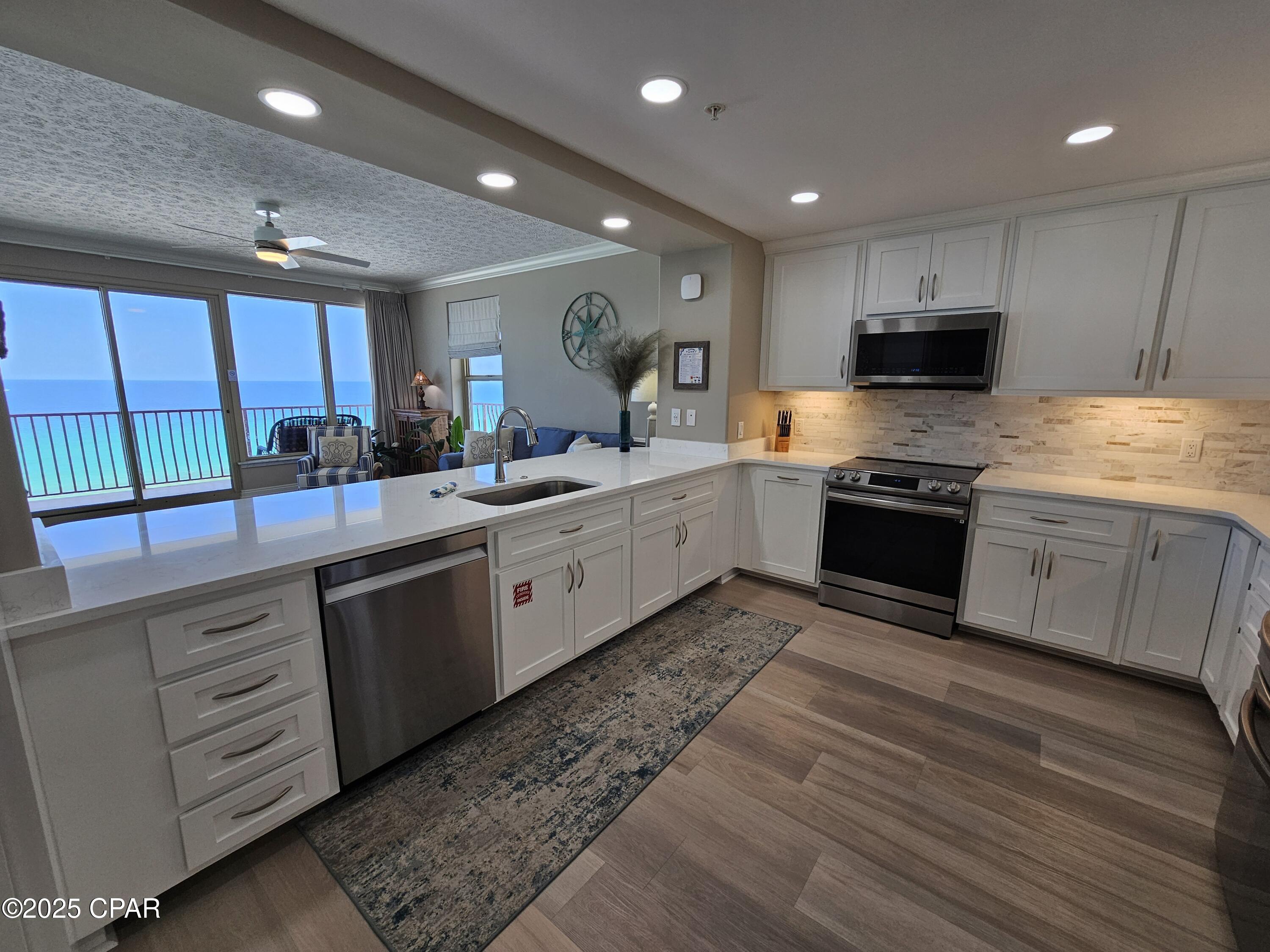 Listing photo id 8 for 7115 Thomas Drive 801
