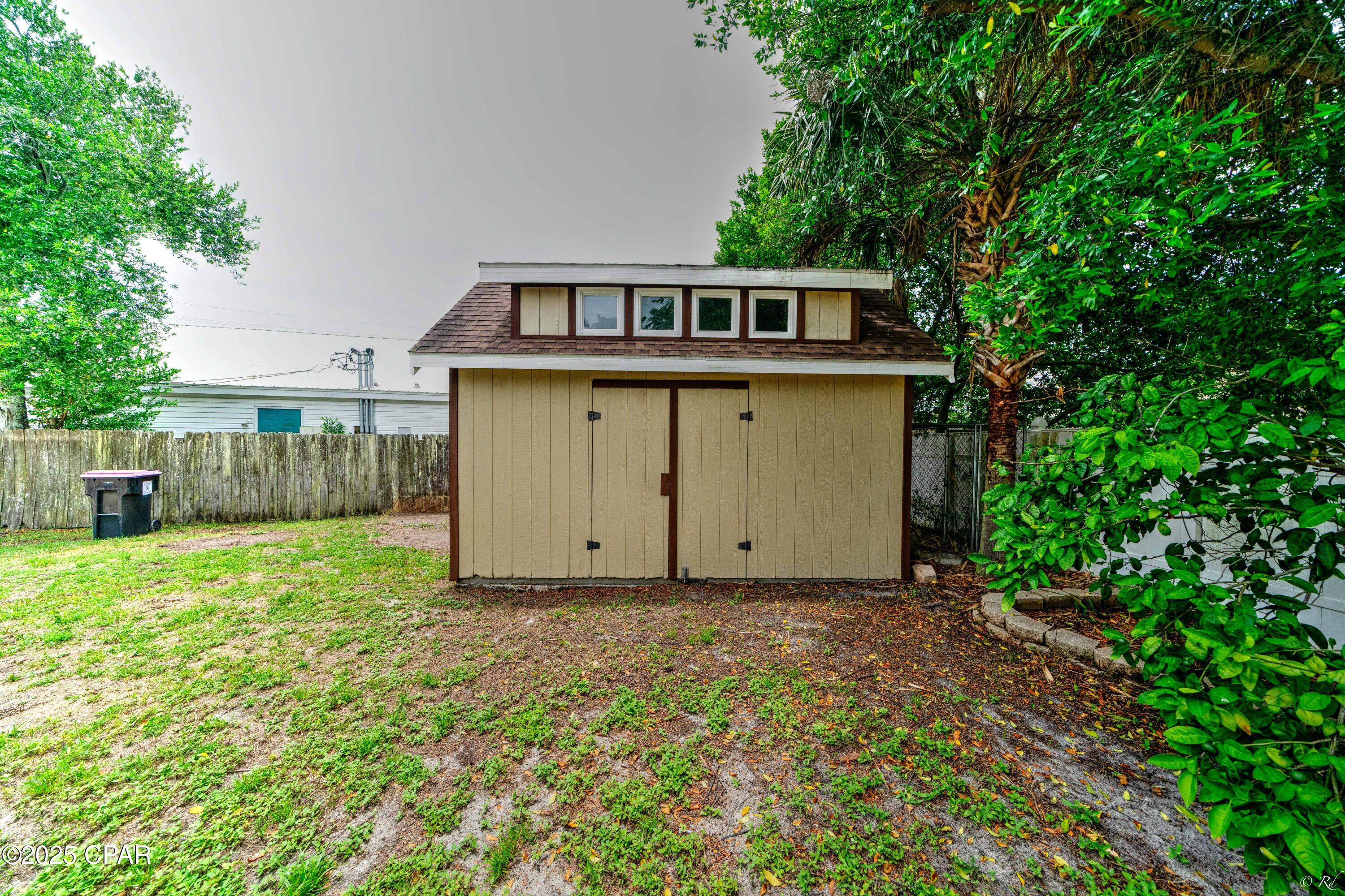 Image 34 For 105 Cape Circle