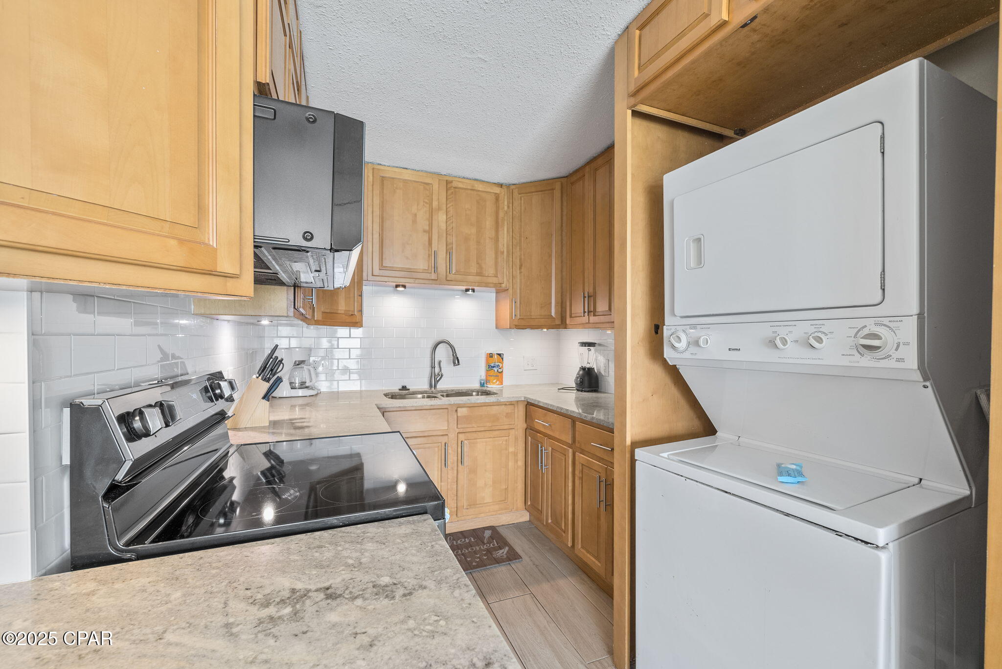 Image 12 For 8743 Thomas Drive 1207