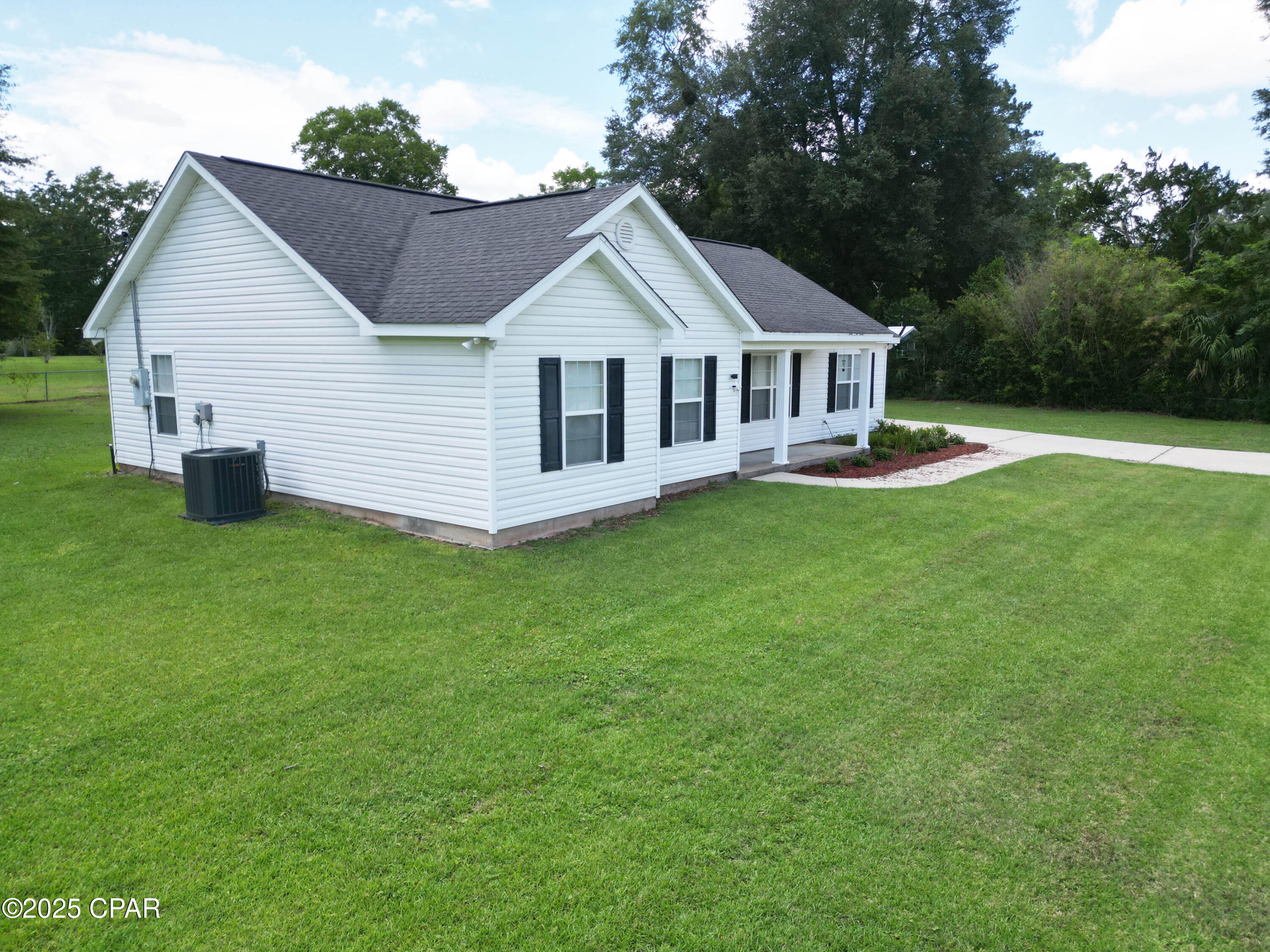 5373 Ezell Street, Graceville, Florida image 7