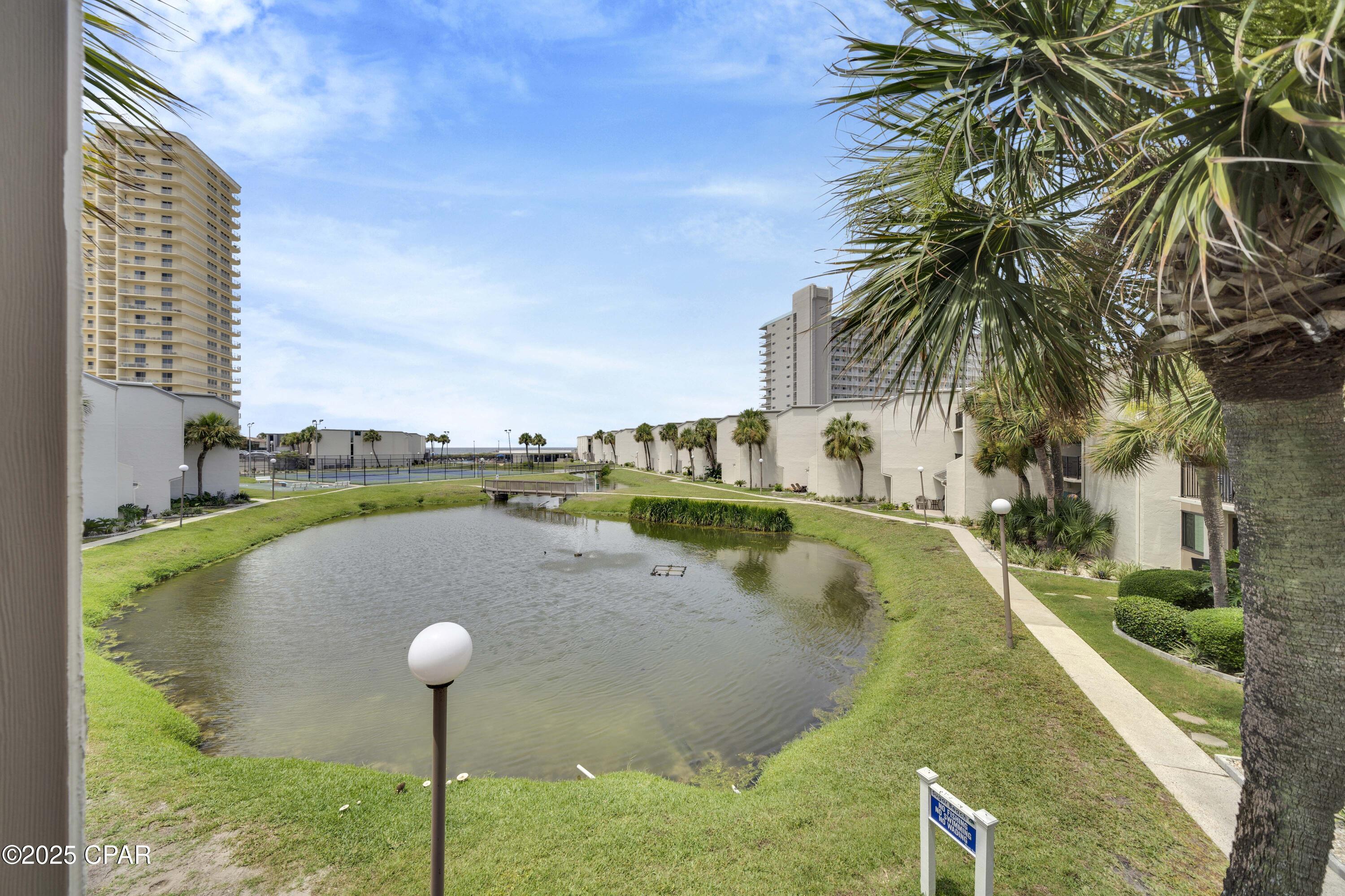 Image 15 For 8727 Thomas Drive B18