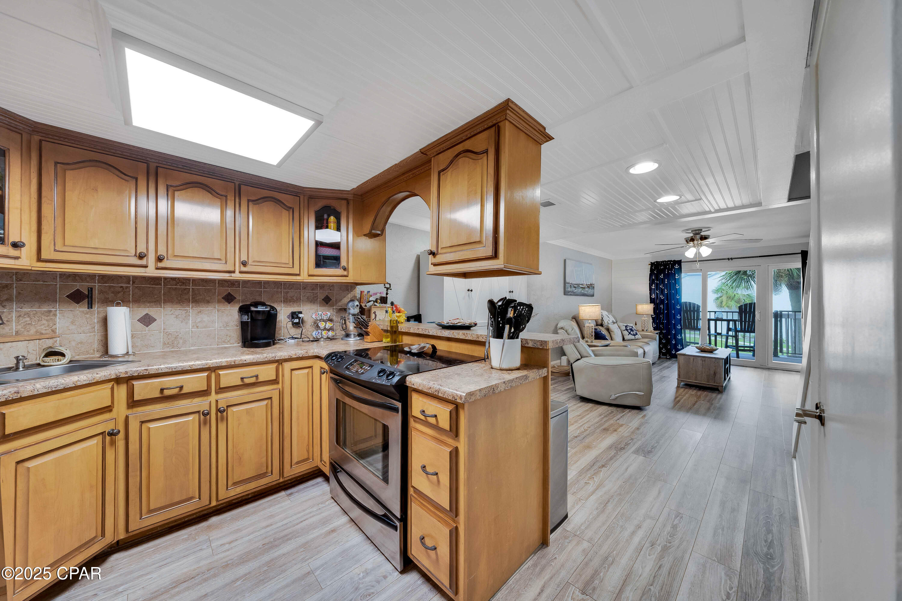 Image 7 For 8727 Thomas Drive B18