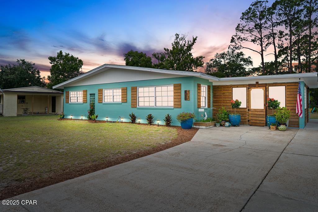 1802 Garrison Avenue, Port St Joe, Florida image 2