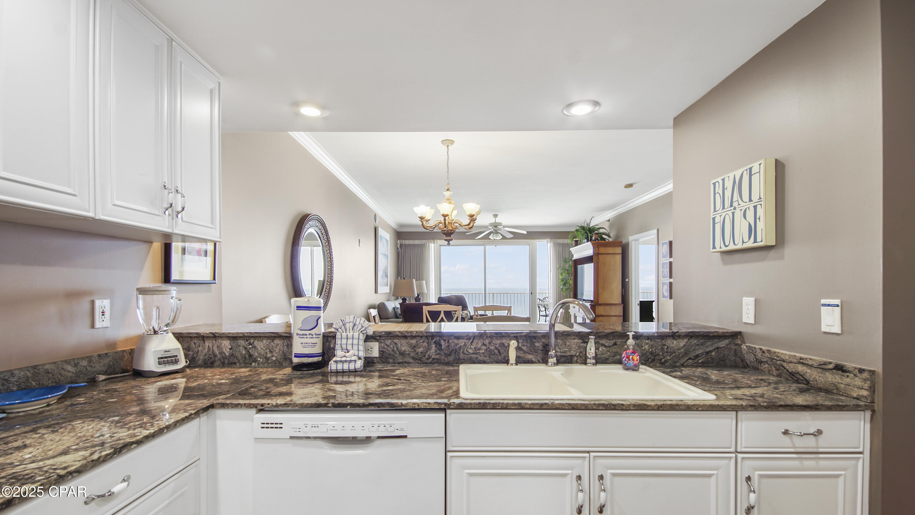 Image 6 For 6415 Thomas Drive 1205