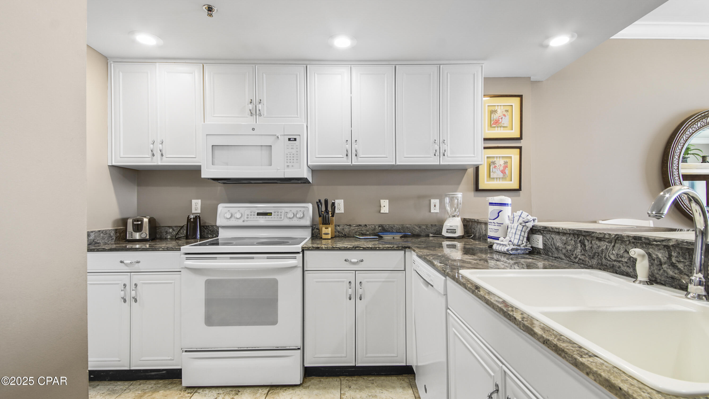 Image 7 For 6415 Thomas Drive 1205