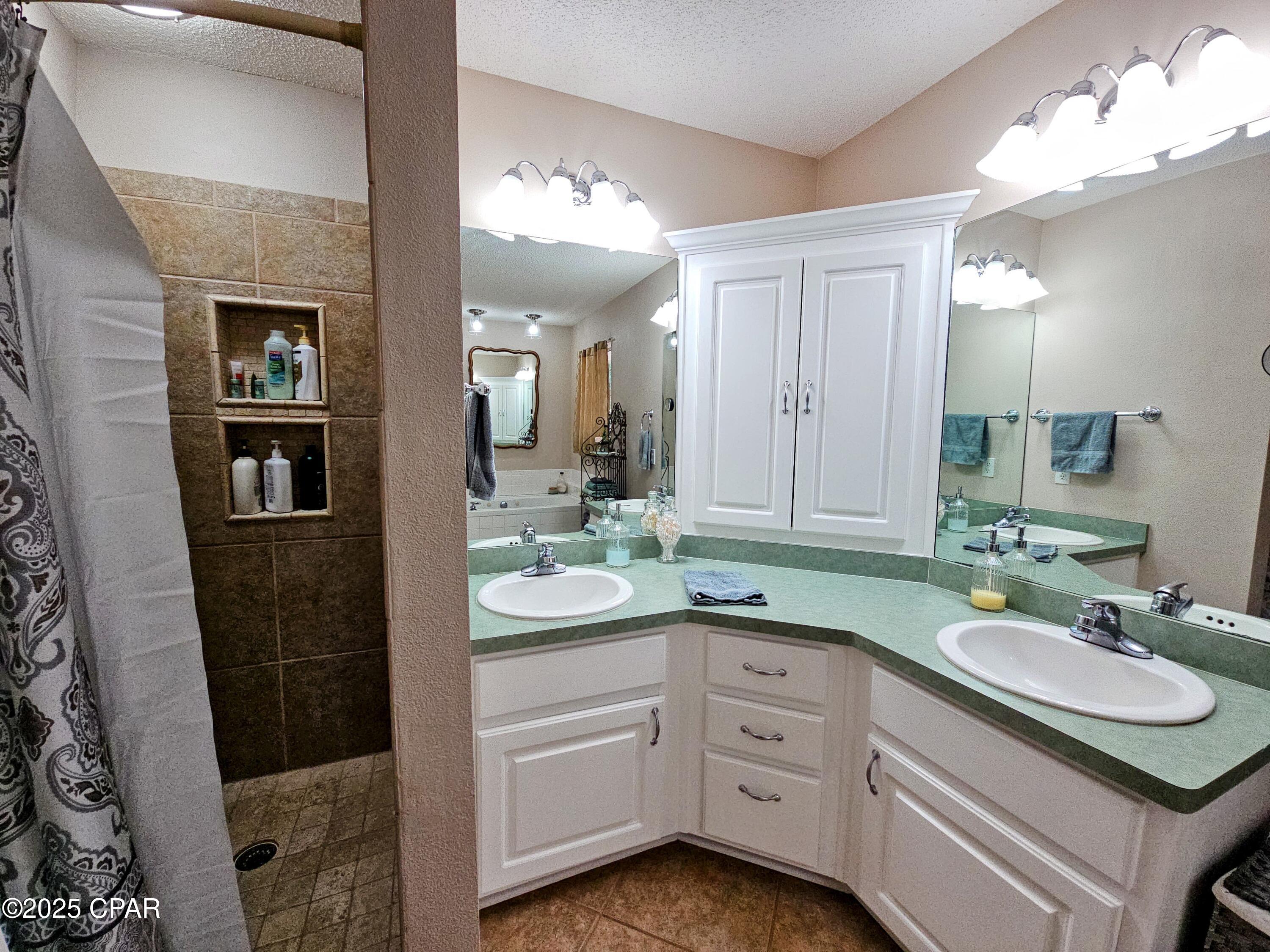 Image 18 For 5658 Derby Drive