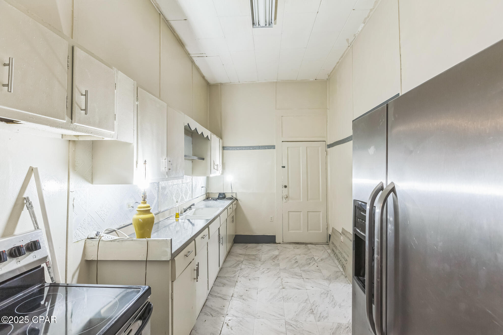 Listing photo id 12 for 406 Horry Avenue